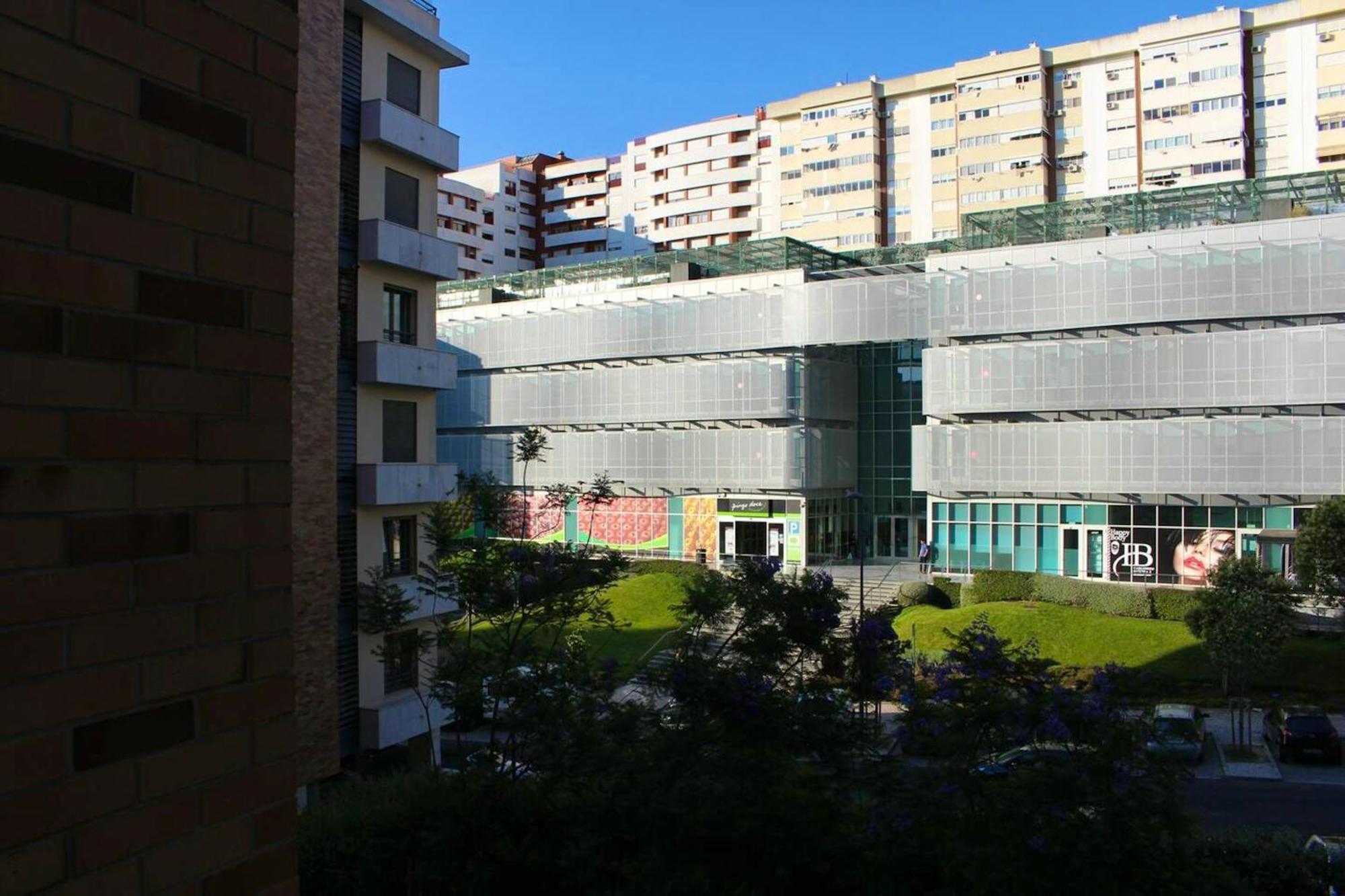 2 Bedrooms With Shared Pool And Wifi At Appartement Lisboa