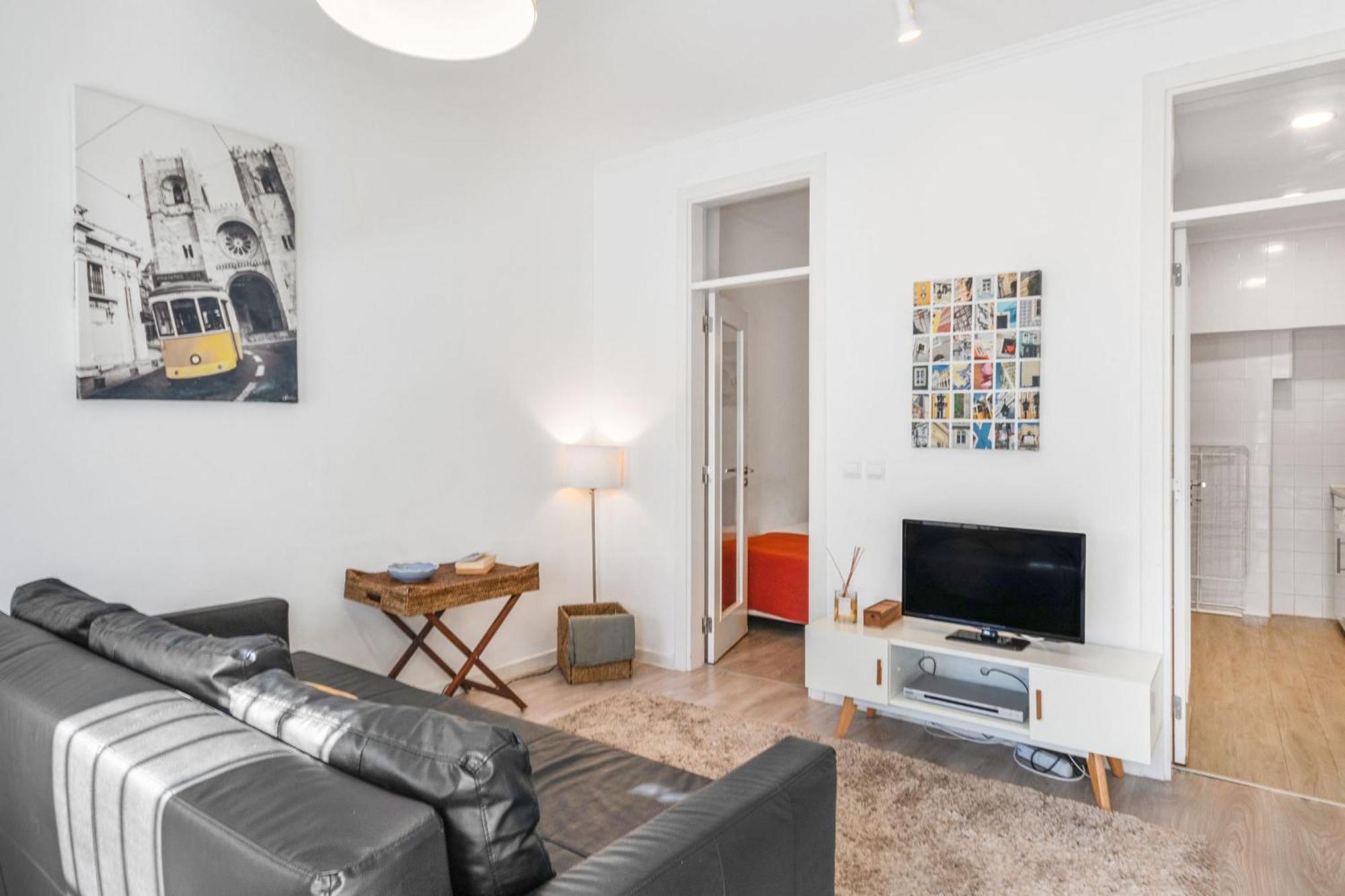 1bdr Cozy Flat In Heart Of By Lovelystay *