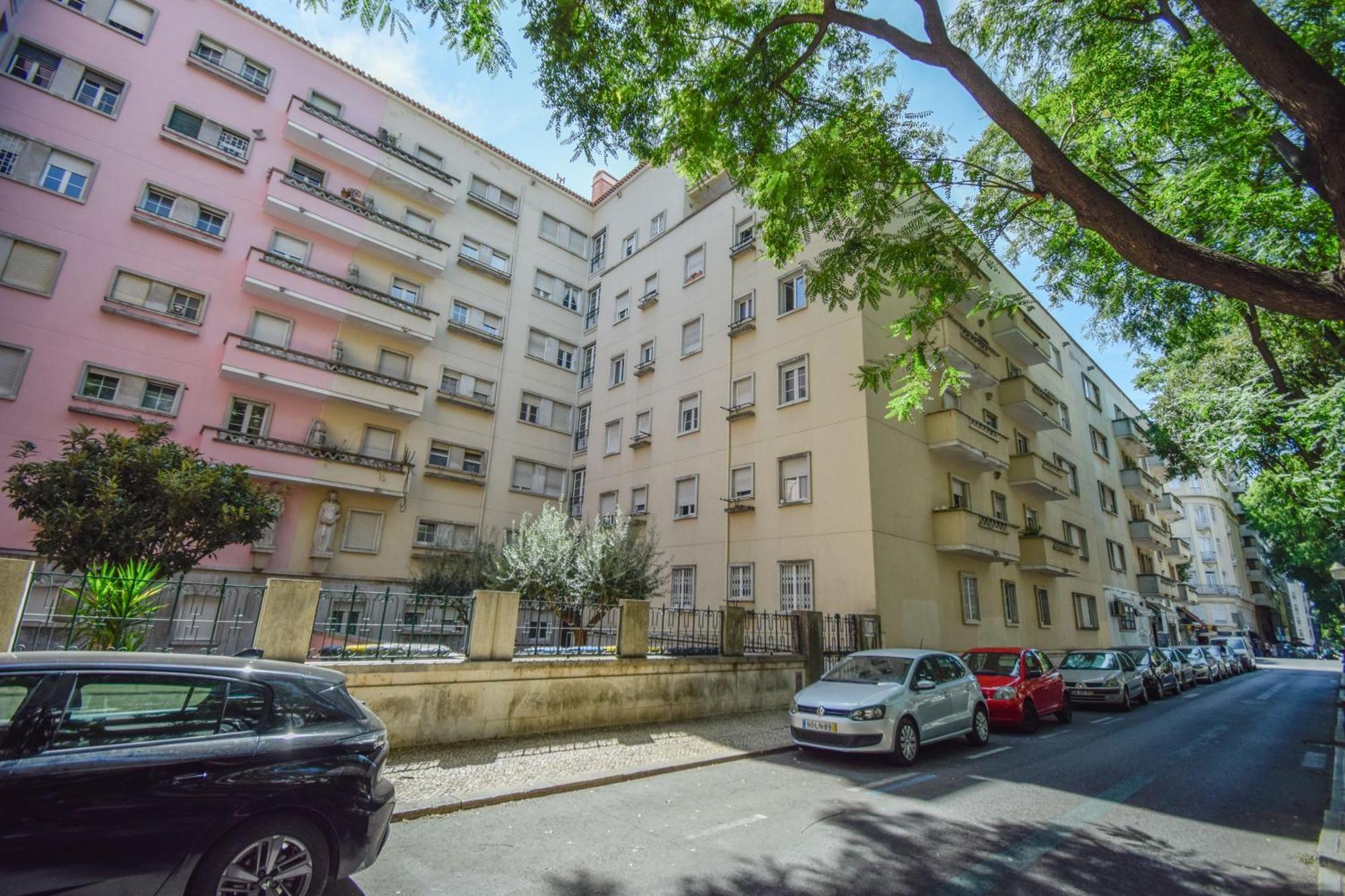 Apartamento Charming Near Metro Lisboa