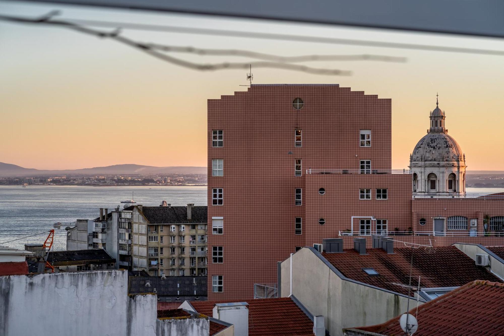 T1 Oasis With Amazing Terrace Lissabon