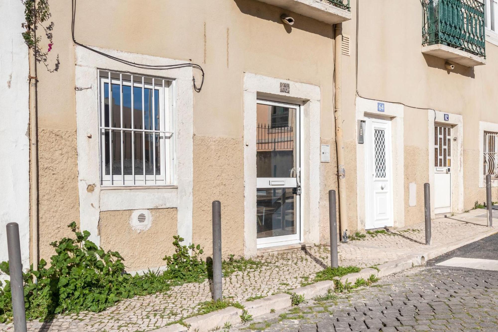 1bdr Cozy Flat In Heart Of By Lovelystay *