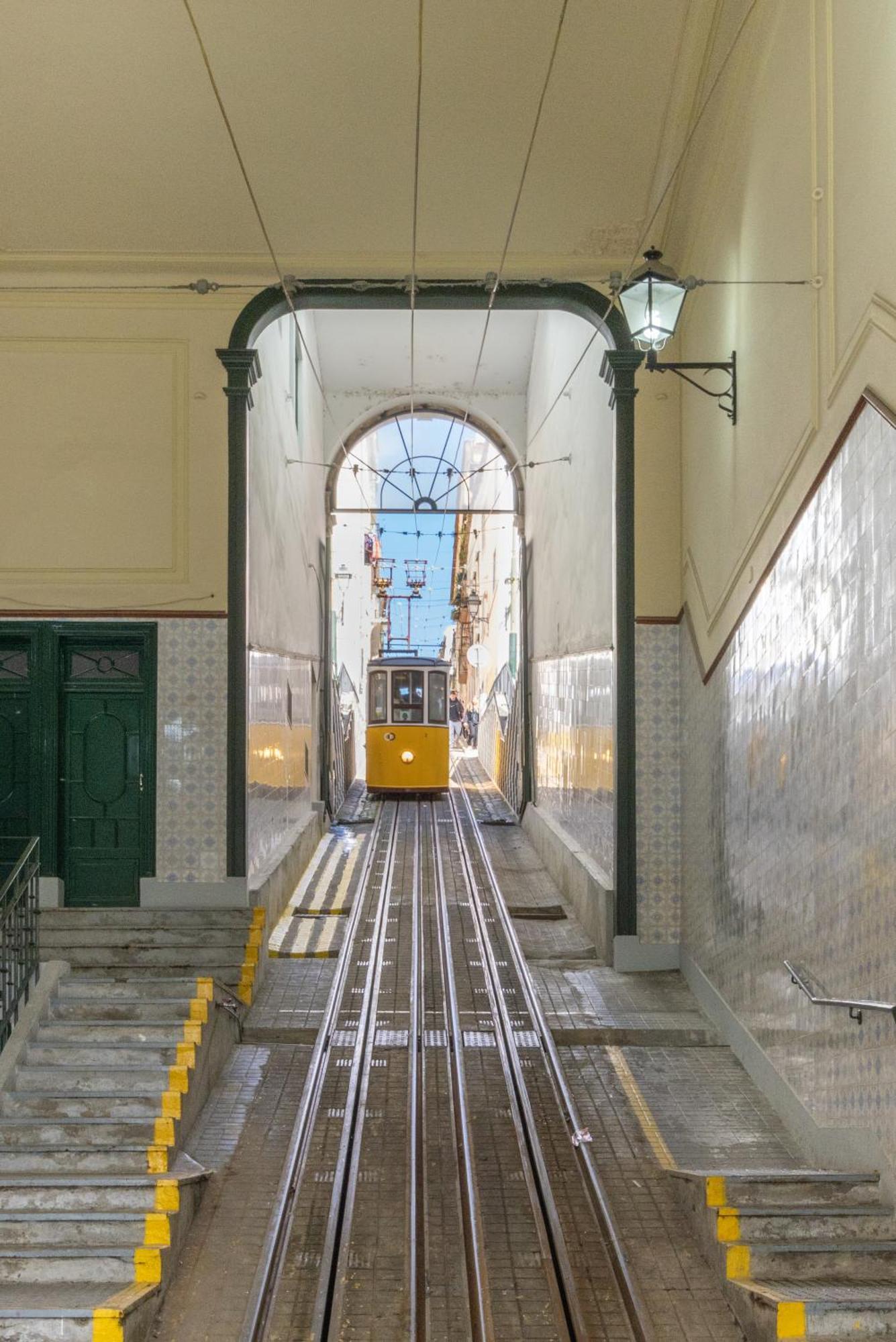 Appartement Modern 3br, Terrace, Ac/heating & Self Check-in Lissabon