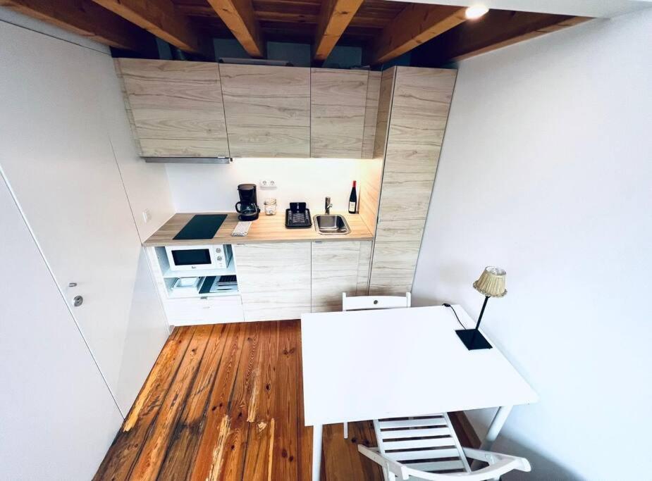 Lovely Mezzanino Close To Lx Factory * Lisboa