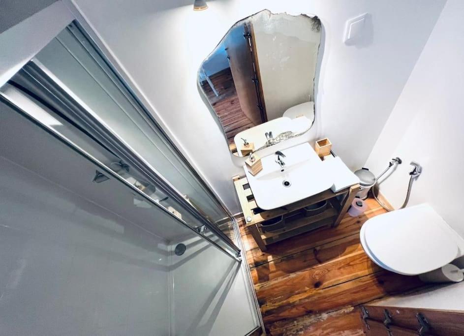 Lovely Mezzanino Close To Lx Factory Appartement Lisboa