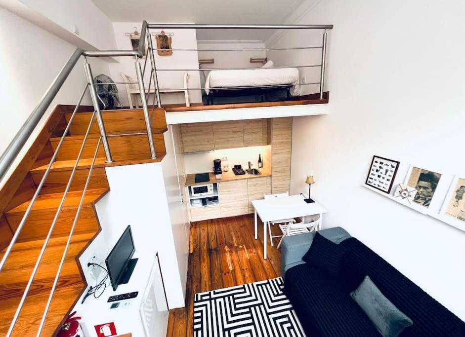 Lovely Mezzanino Close To Lx Factory *