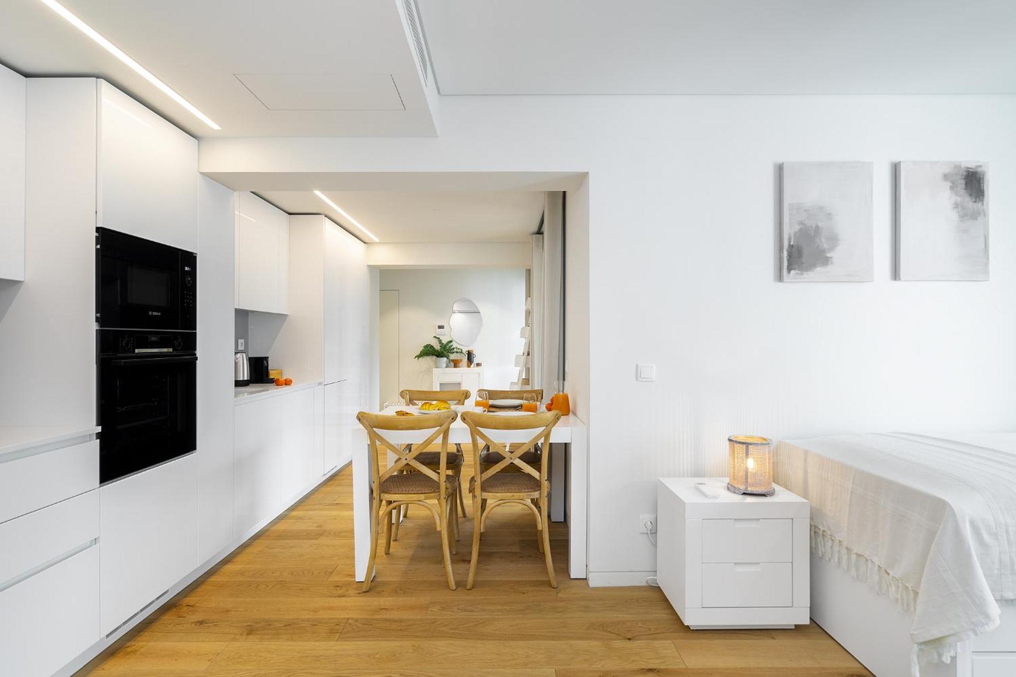 Whome Urban Oasis: Modern Living With Parking & Ac Appartement