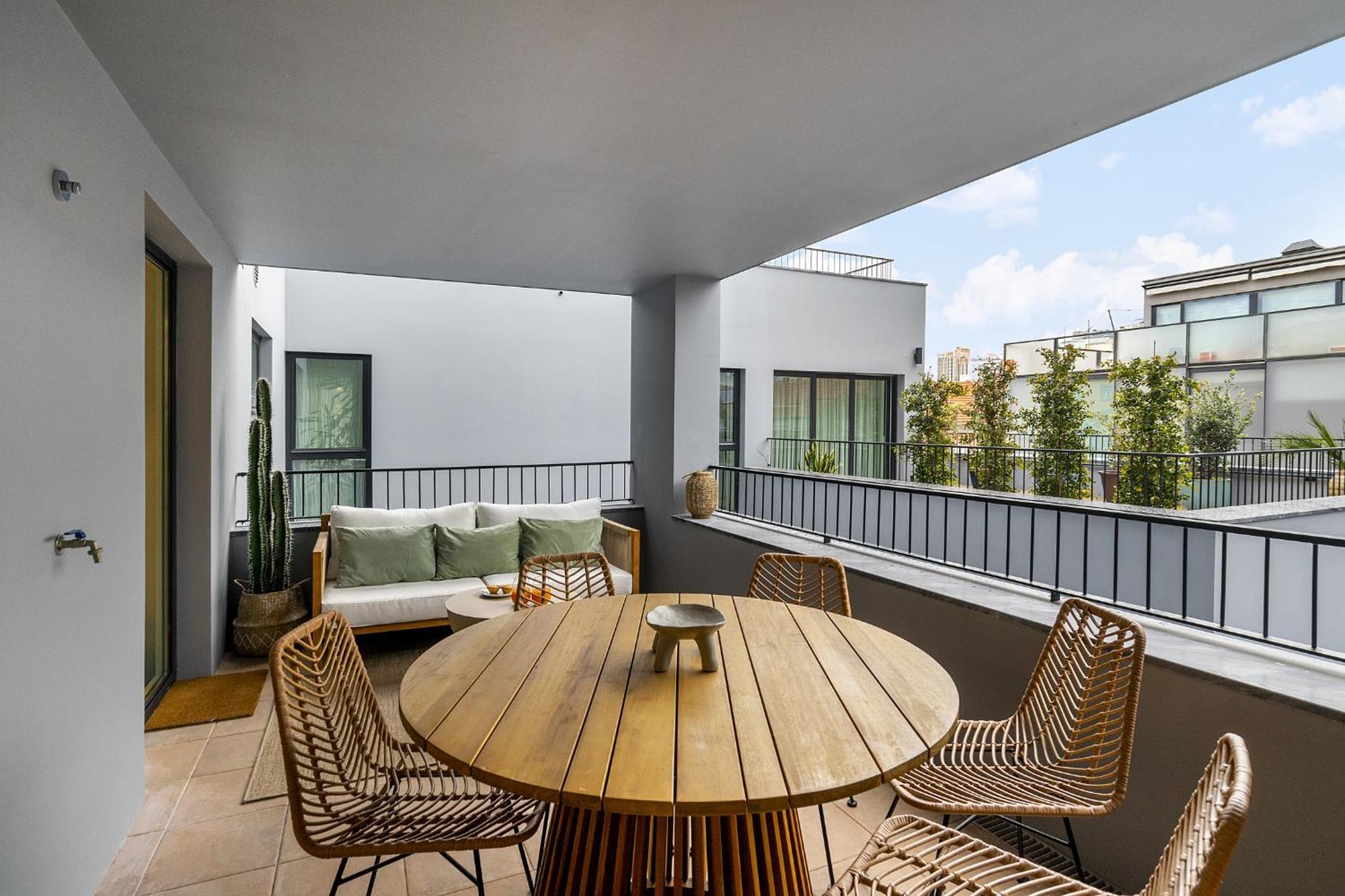 Appartement Whome Urban Oasis: Modern Living With Parking & Ac *