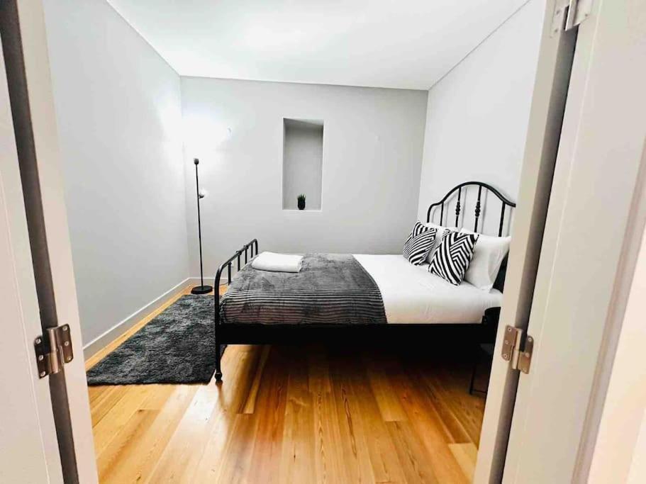 Marques De Pombal Flat Great Locations Center B
