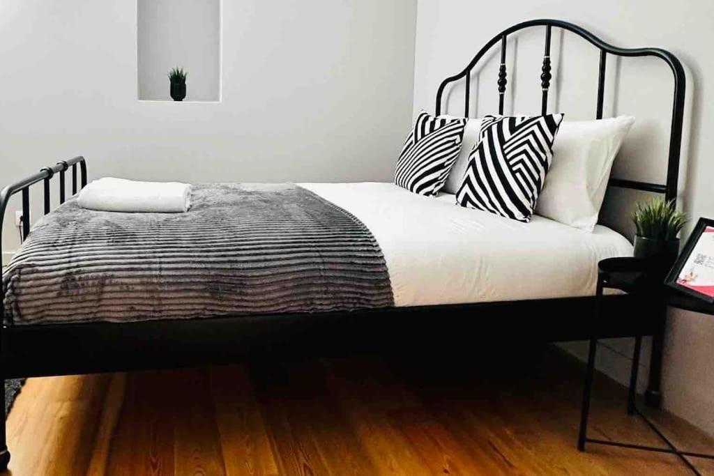 Marques De Pombal Flat Great Locations Center B