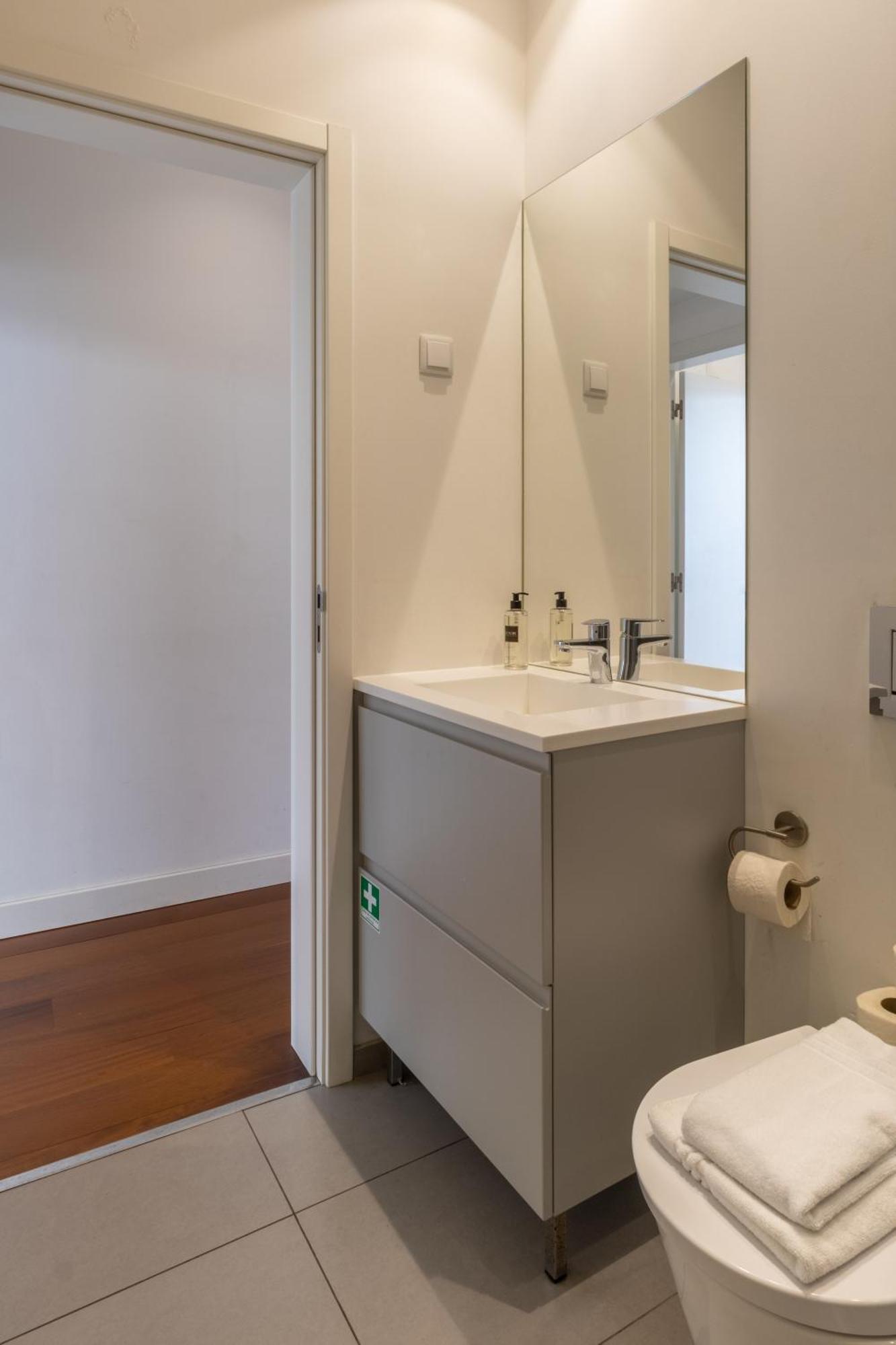 Appartement Modern 3br, Terrace, Ac/heating & Self Check-in *