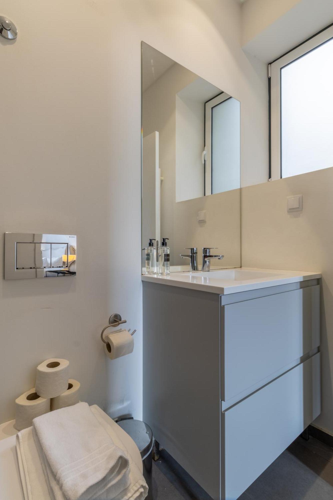 Appartement Modern 3br, Terrace, Ac/heating & Self Check-in