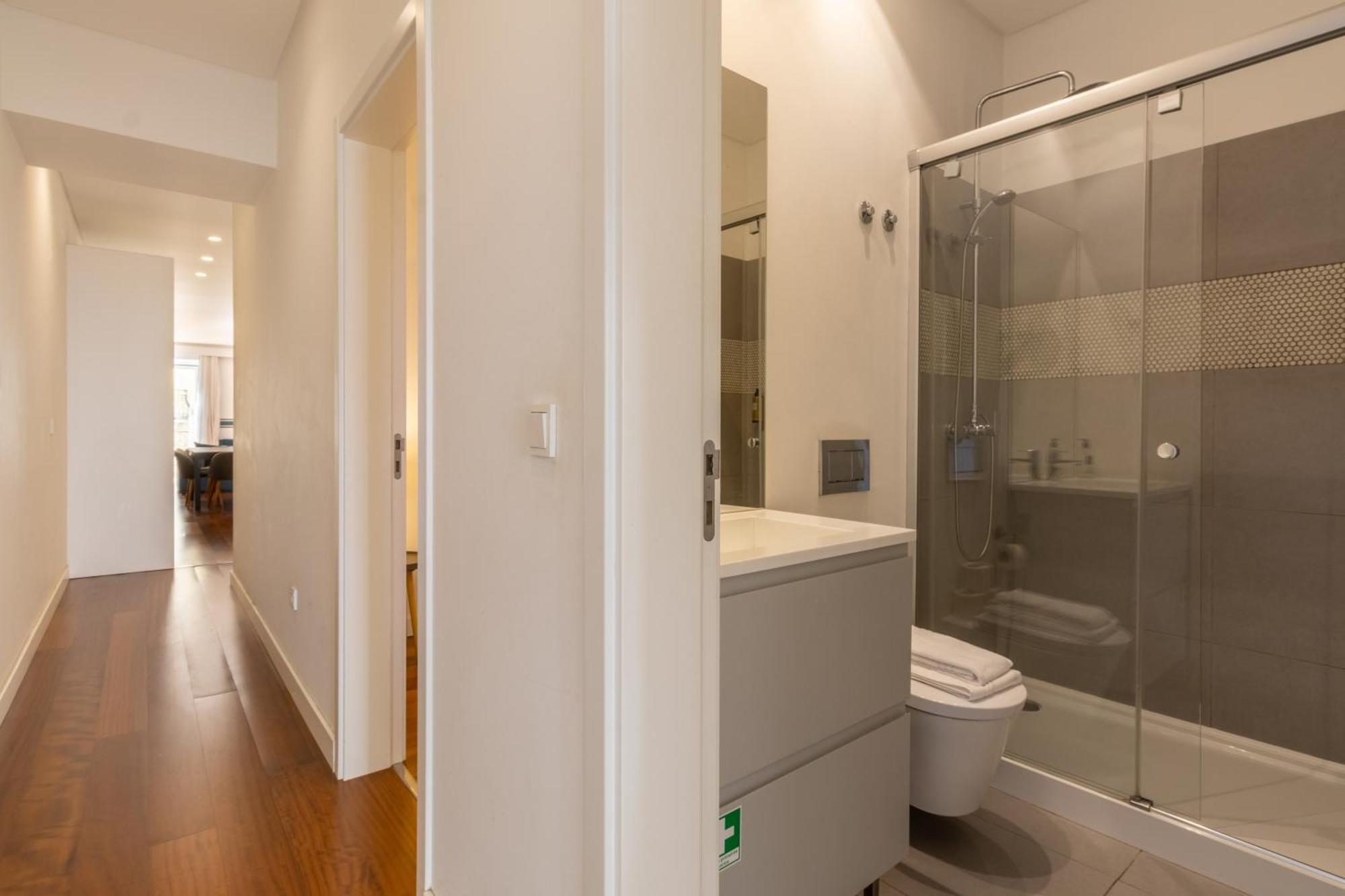Modern 3br, Terrace, Ac/heating & Self Check-in Appartement *