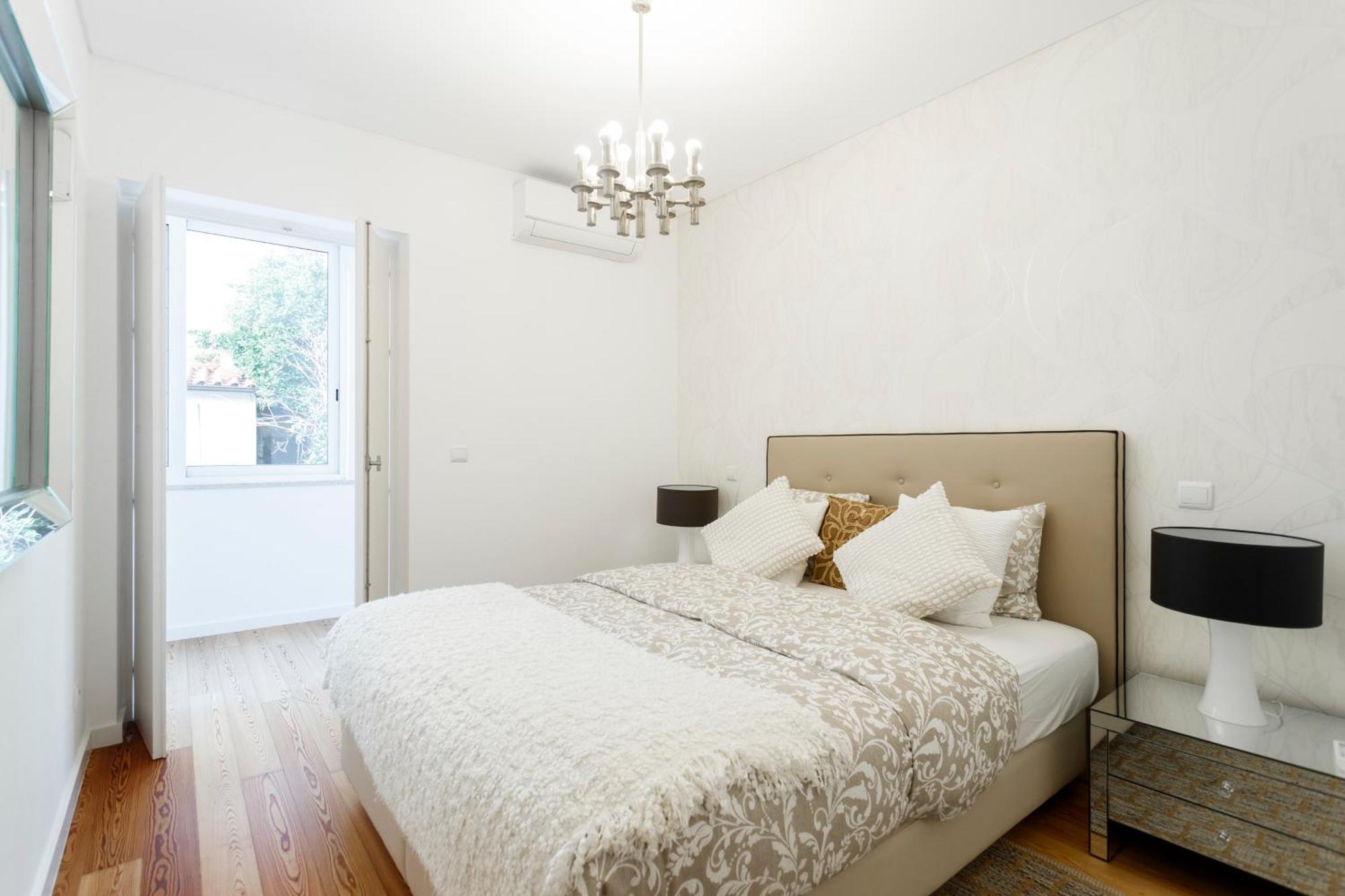 Cortes In Historic Neighborhood Appartement *
