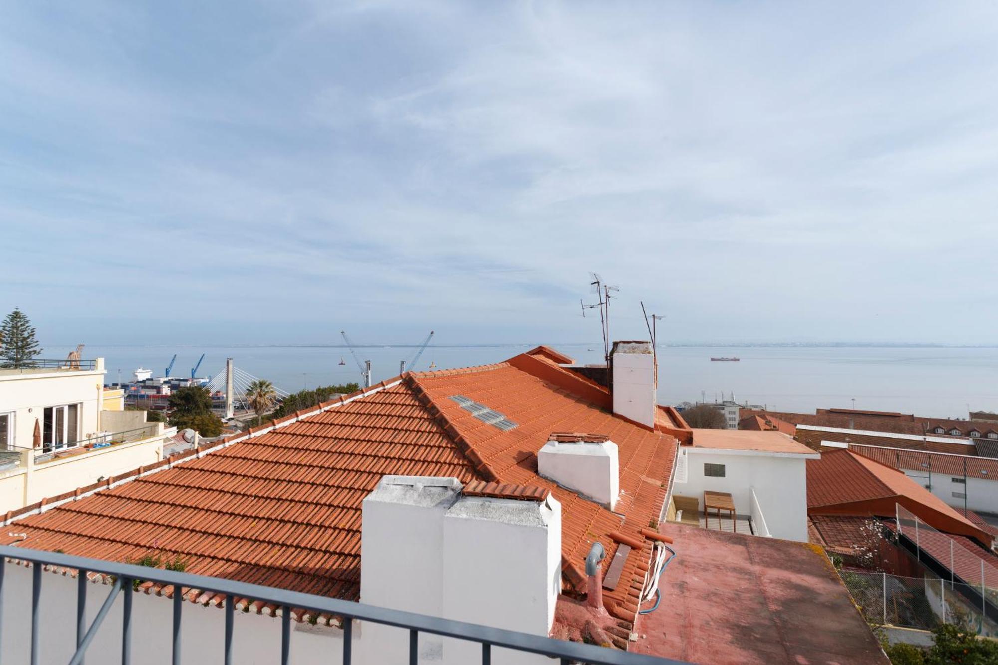 Barbadinhos In Historic Neighborhood Apartment Lissabon