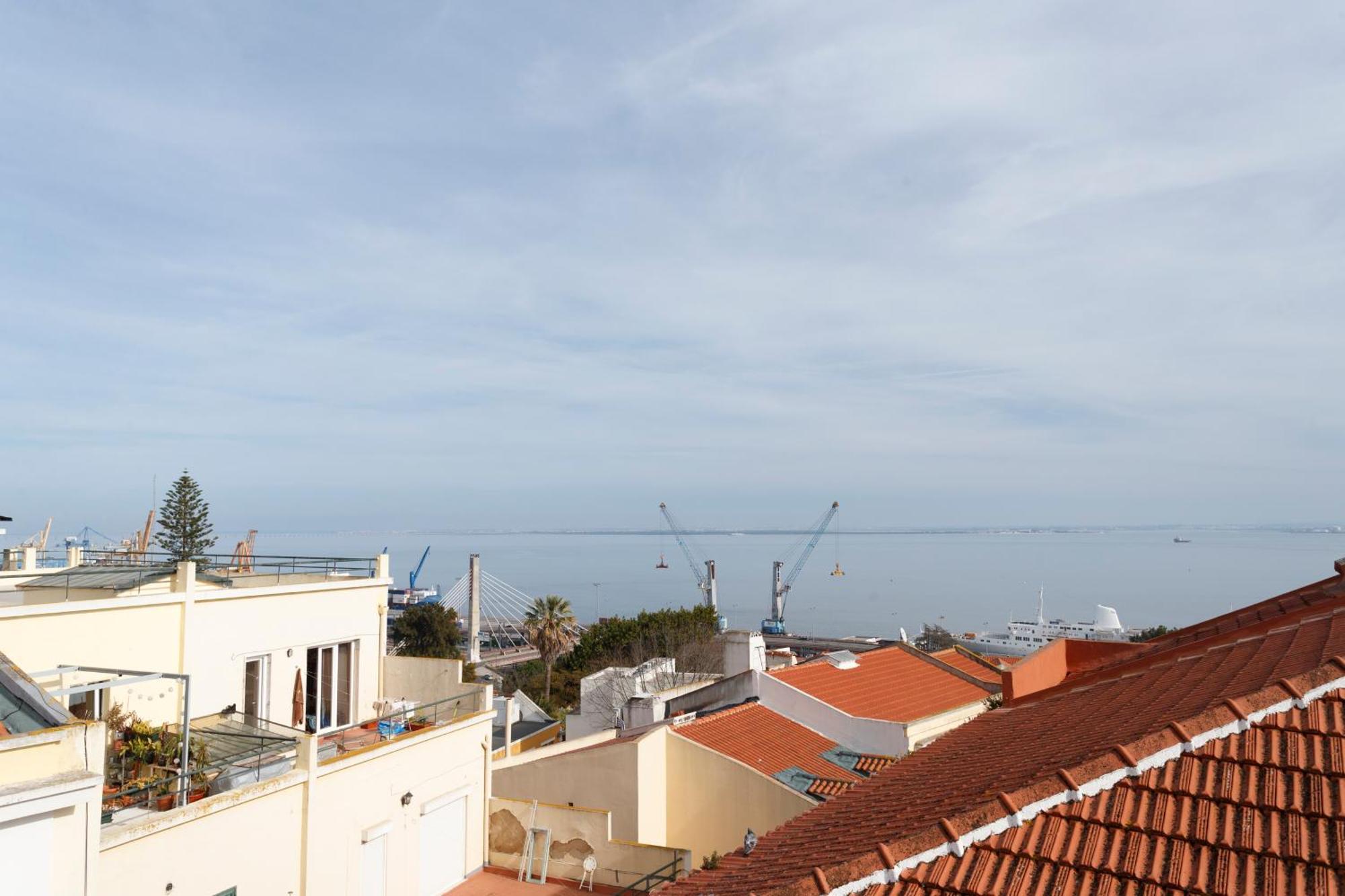 Barbadinhos In Historic Neighborhood * Lissabon