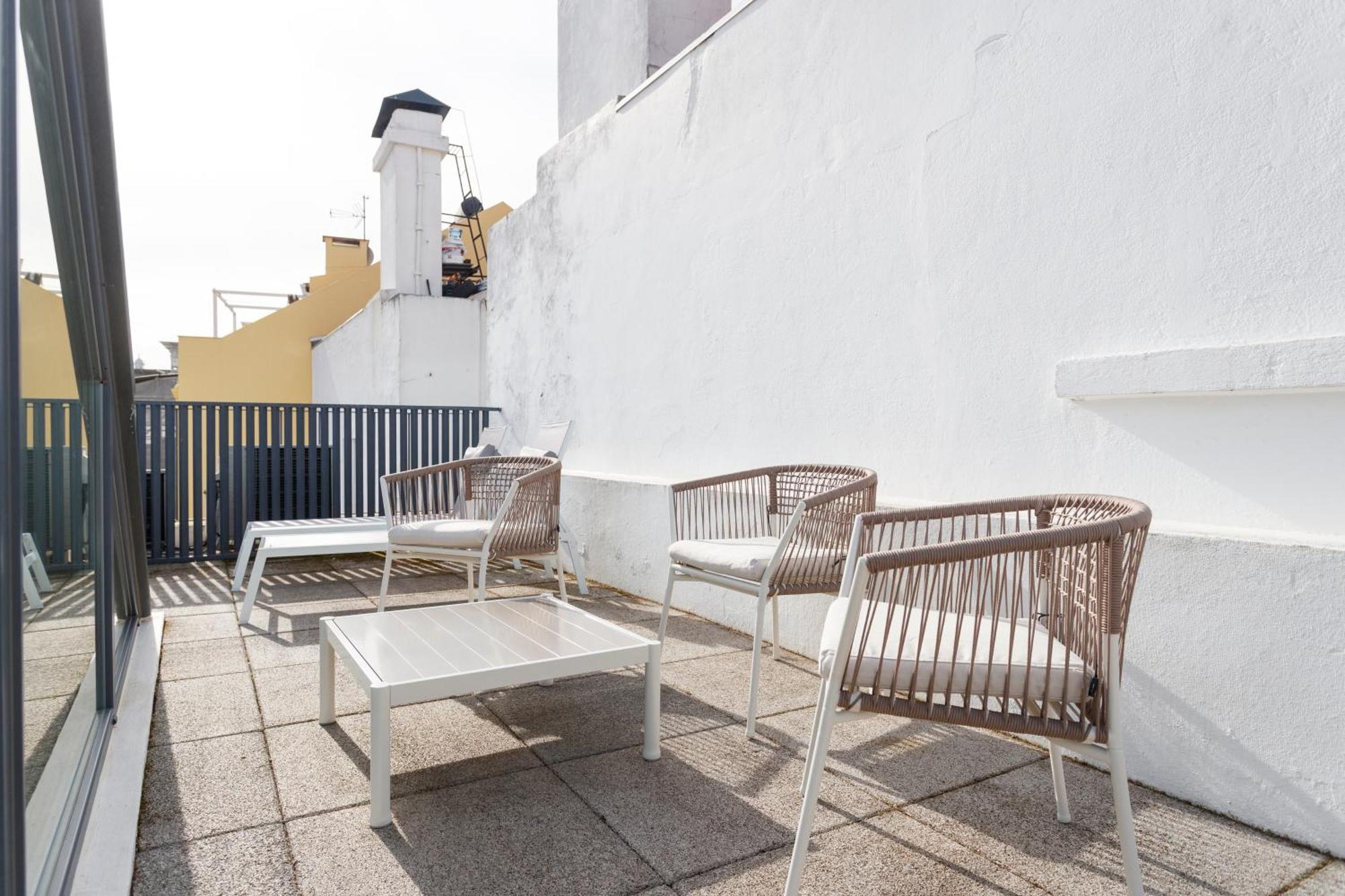 Barbadinhos In Historic Neighborhood Lissabon