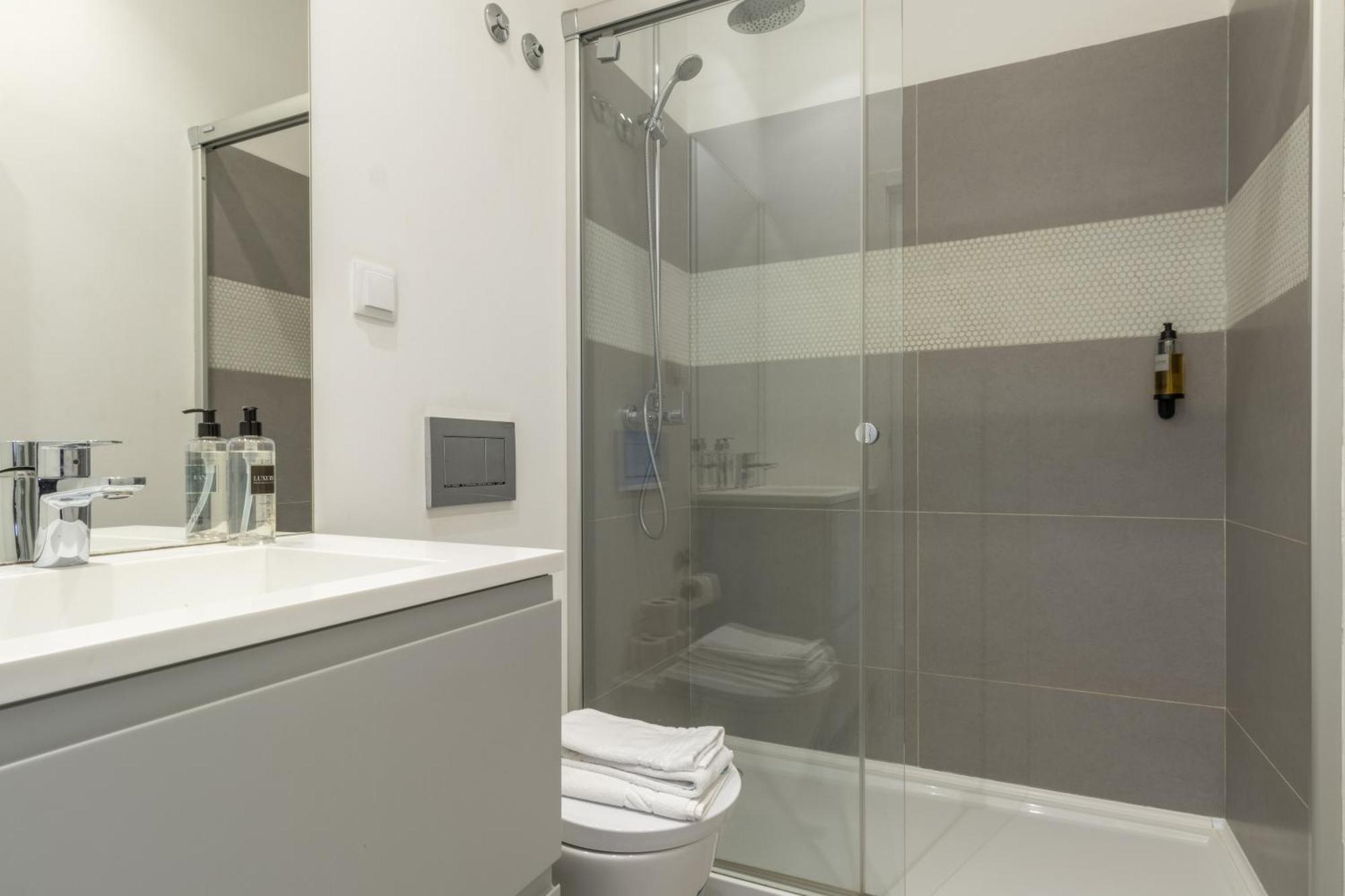 Appartement Spacious, Family Friendly 3br & 3wc. Ac/heating. *