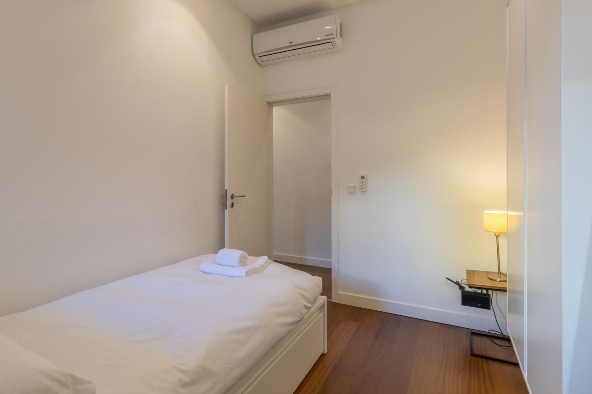 Appartement Spacious, Family Friendly 3br & 3wc. Ac/heating.