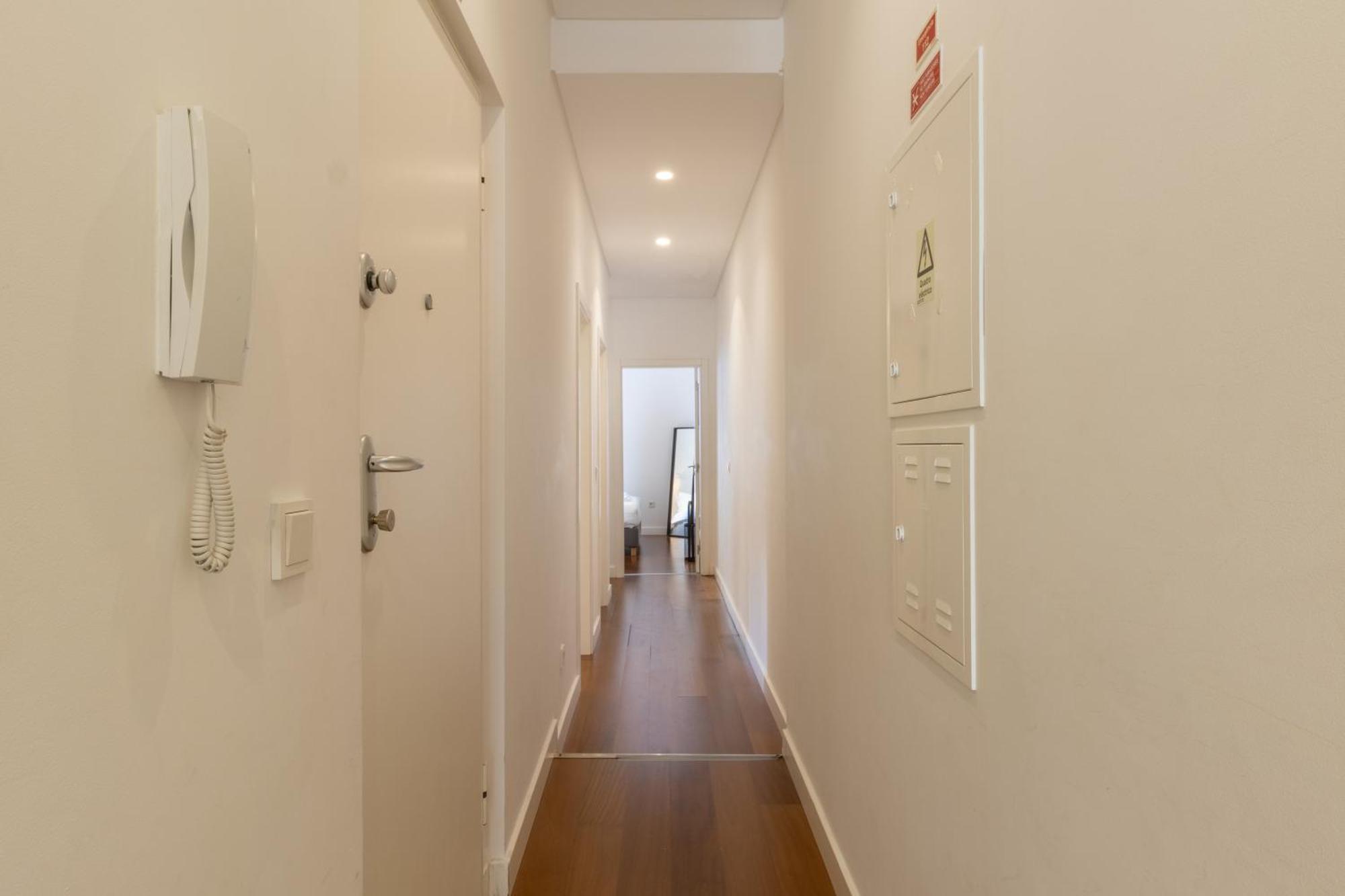 Spacious, Family Friendly 3br & 3wc. Ac/heating. Appartement *