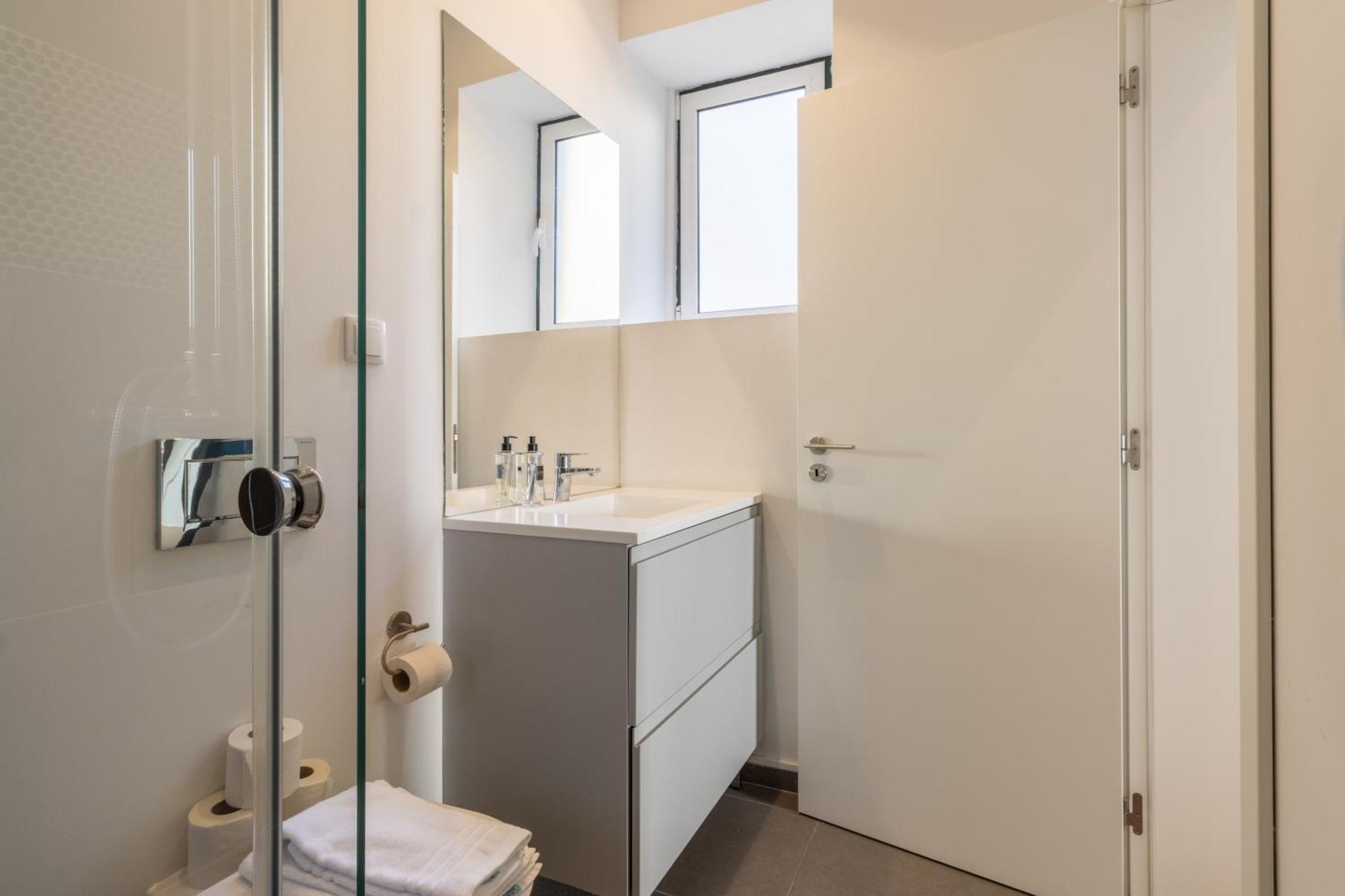 Appartement Spacious, Family Friendly 3br & 3wc. Ac/heating. *
