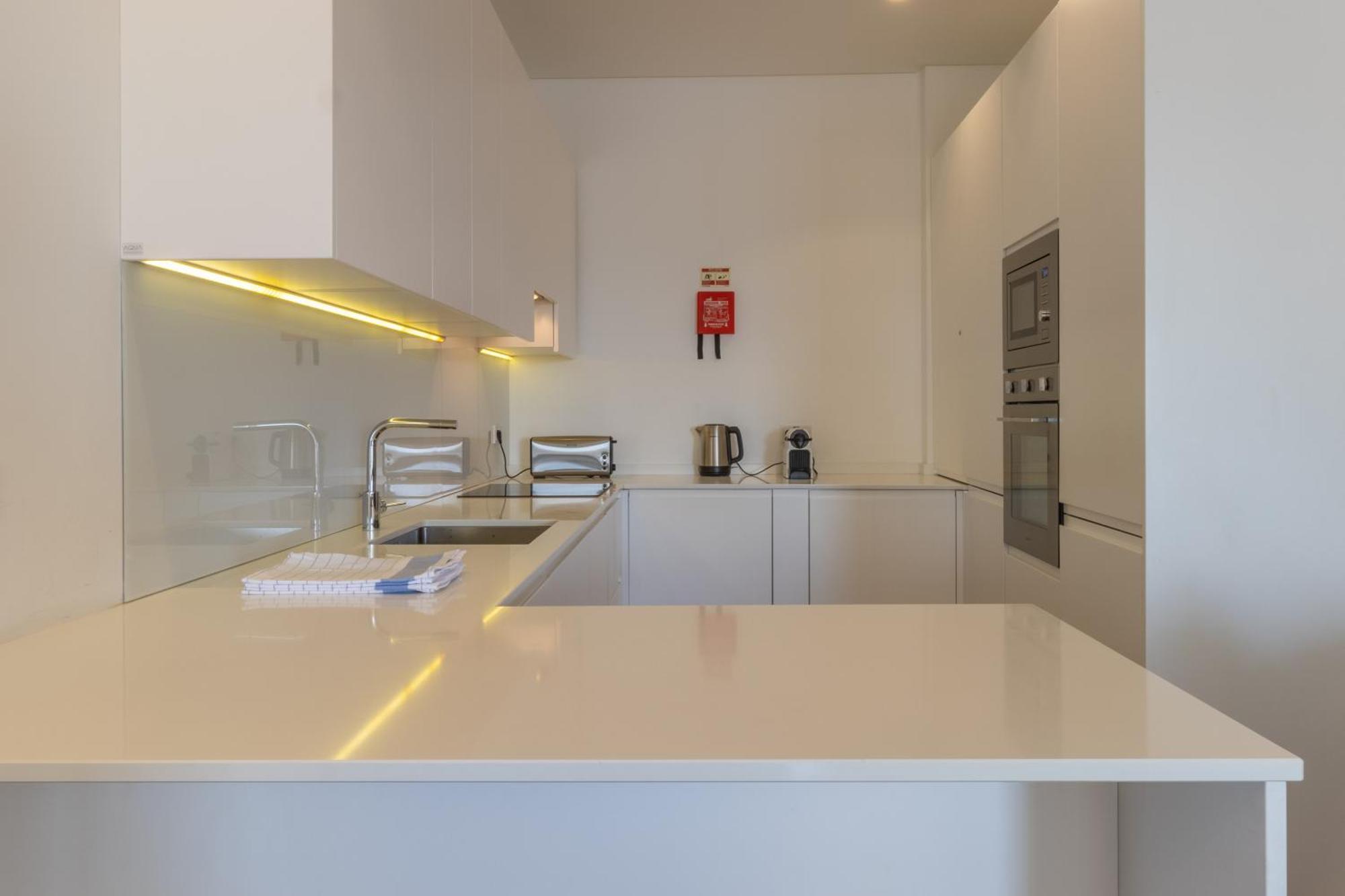 Appartement Spacious, Family Friendly 3br & 3wc. Ac/heating.