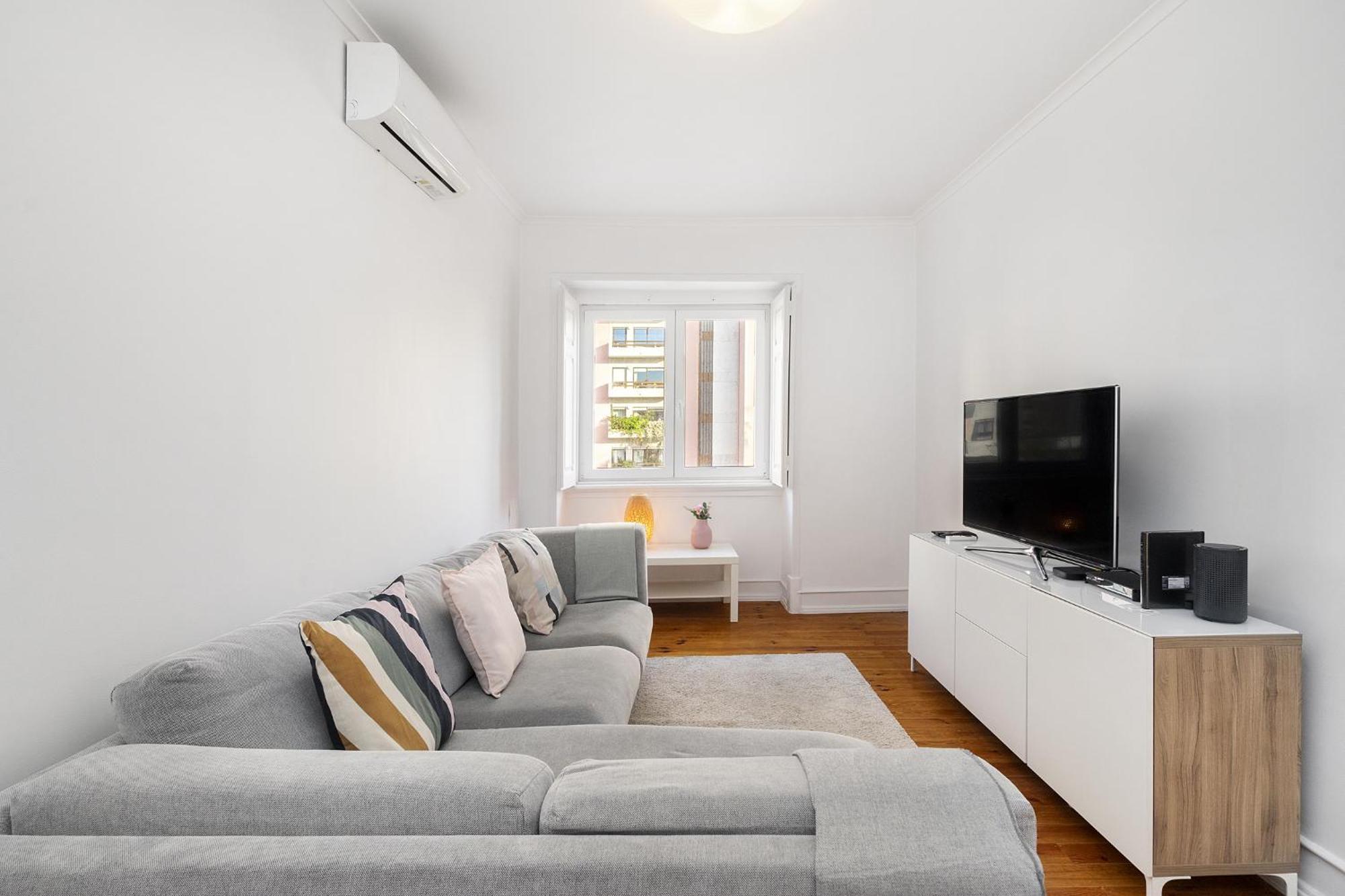 Whome Mid-term Marvel: Your Away From Appartement