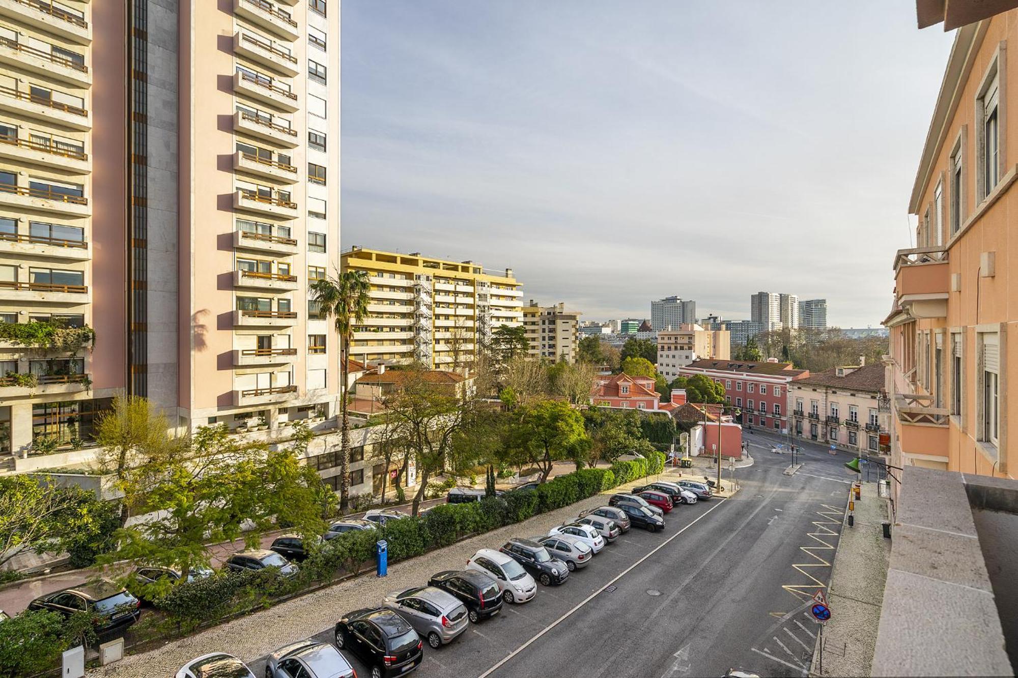 Whome Mid-term Marvel: Your Away From Appartement