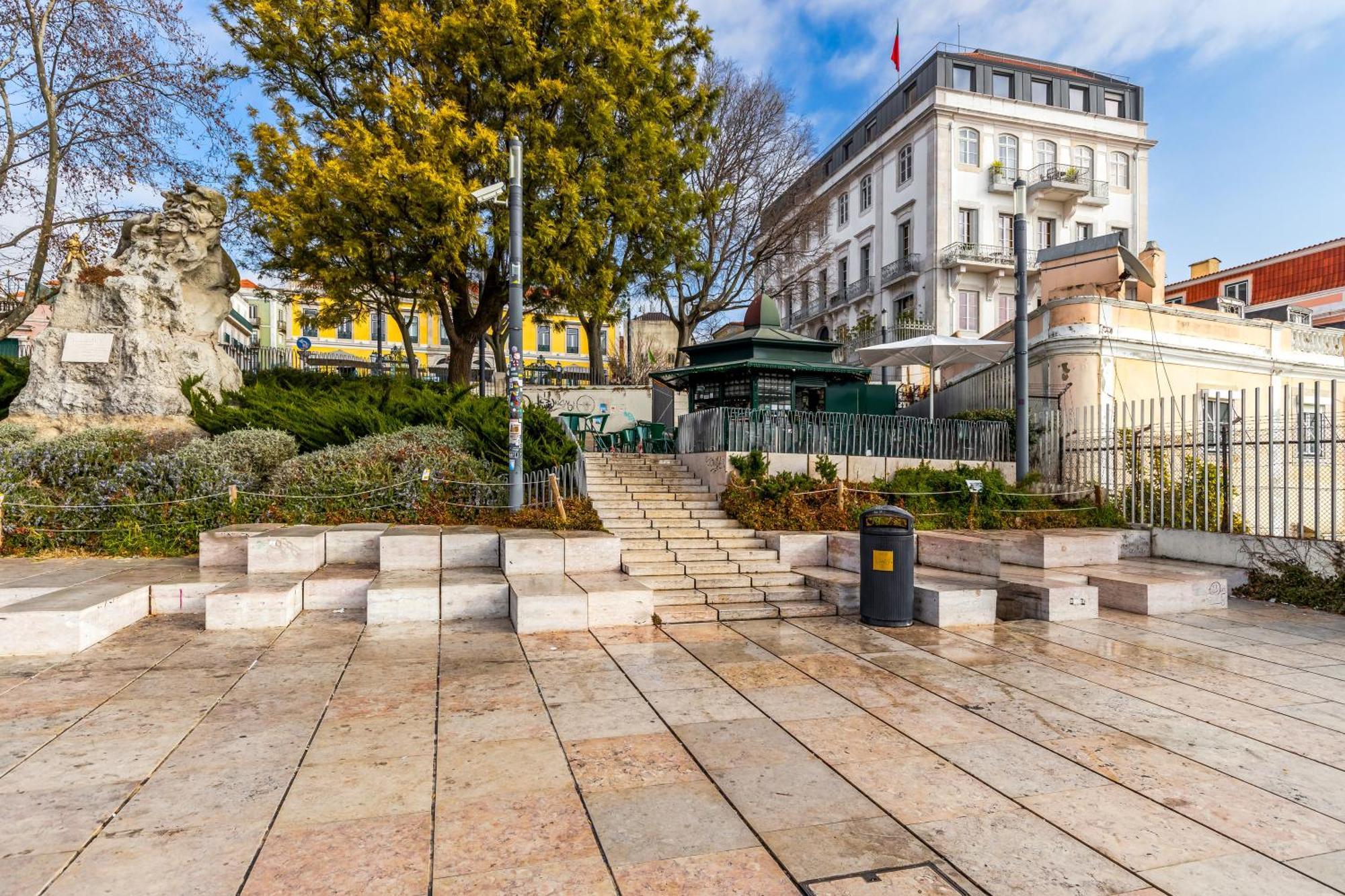 Escadinhas Da Santa Lisboa