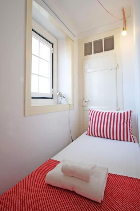 Bh4d With View Heart Of Bairro Alto * Bright 4d * 3+1 Br Appartement