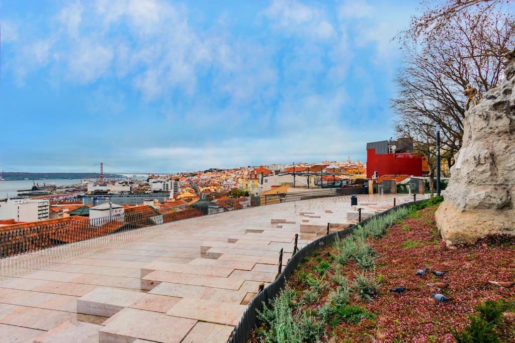 Bica's River View Duplex Apartment Lisbon