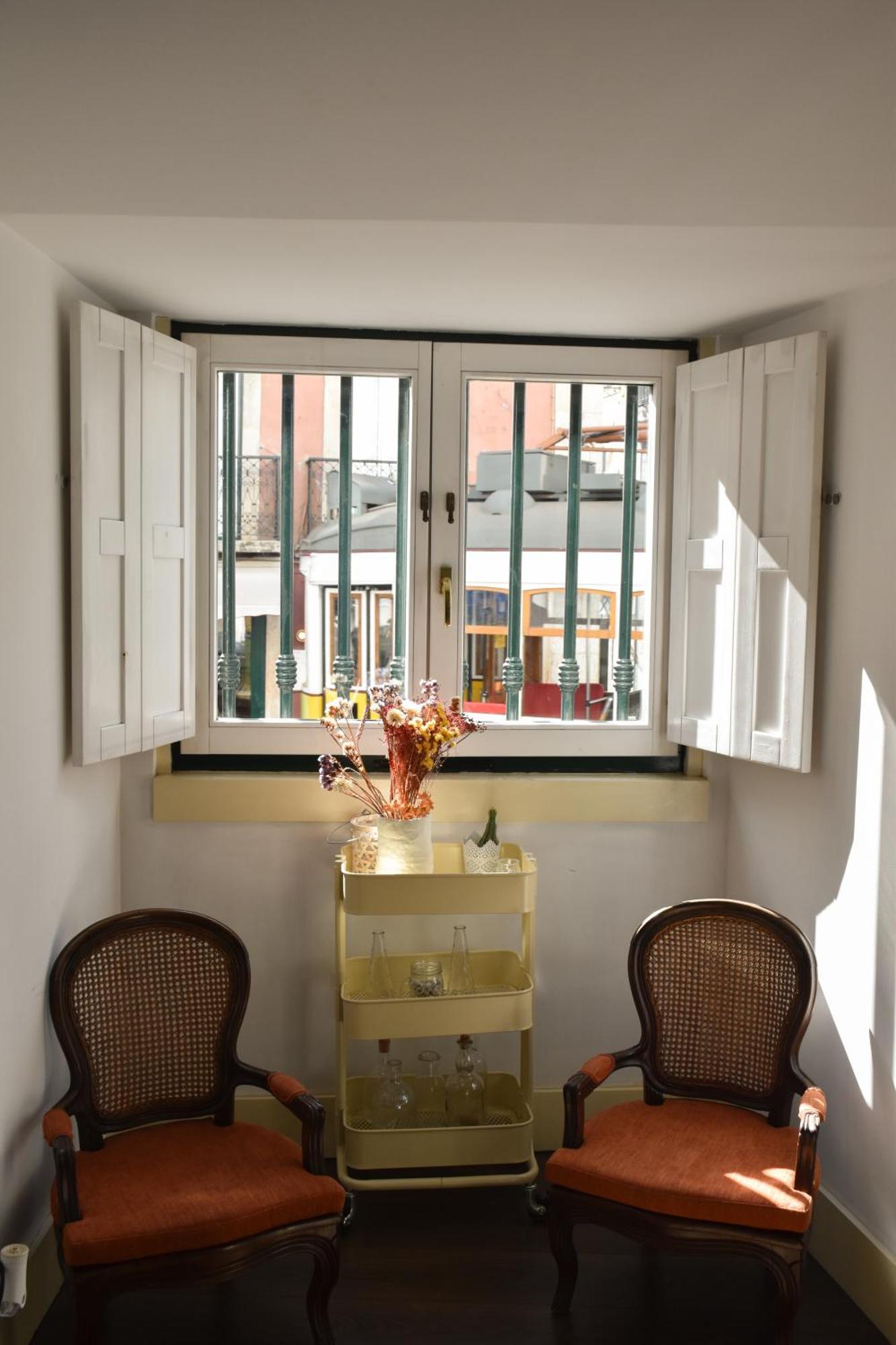 S. Bento W/ Garage Apartment Lissabon