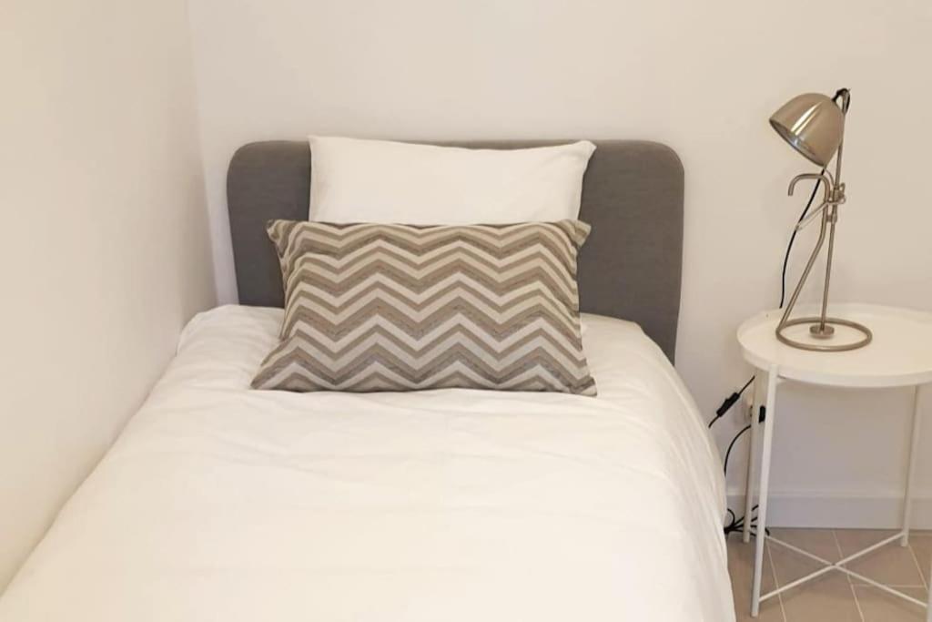 Appartement Modern Retreat With Patio Near The Airport - Oha I Lissabon