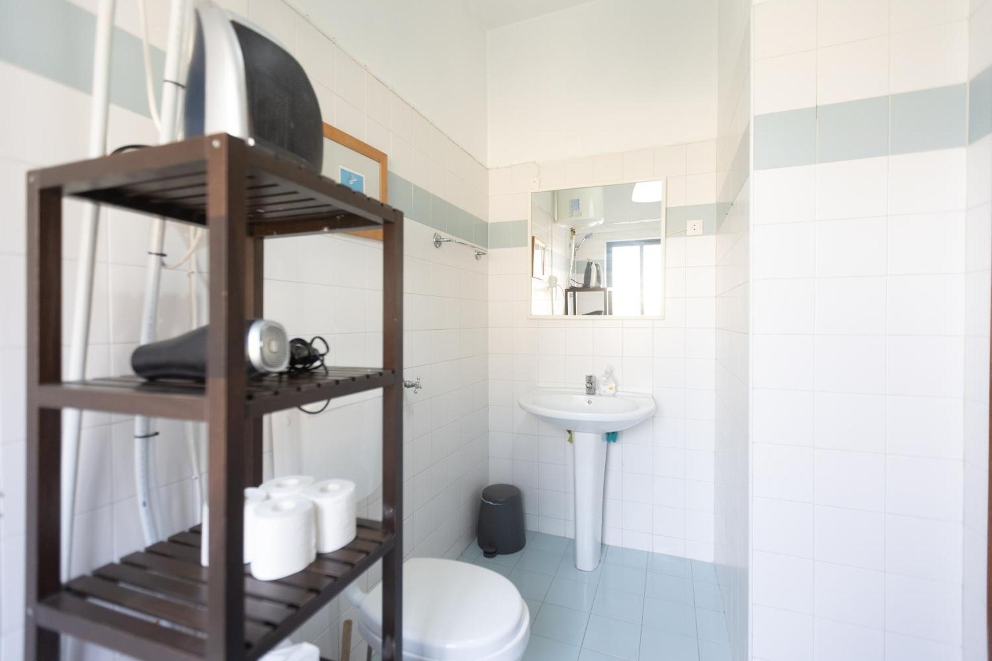 Apartment Spacious 2 Bedroom Apt With Large Living Room Lisbon