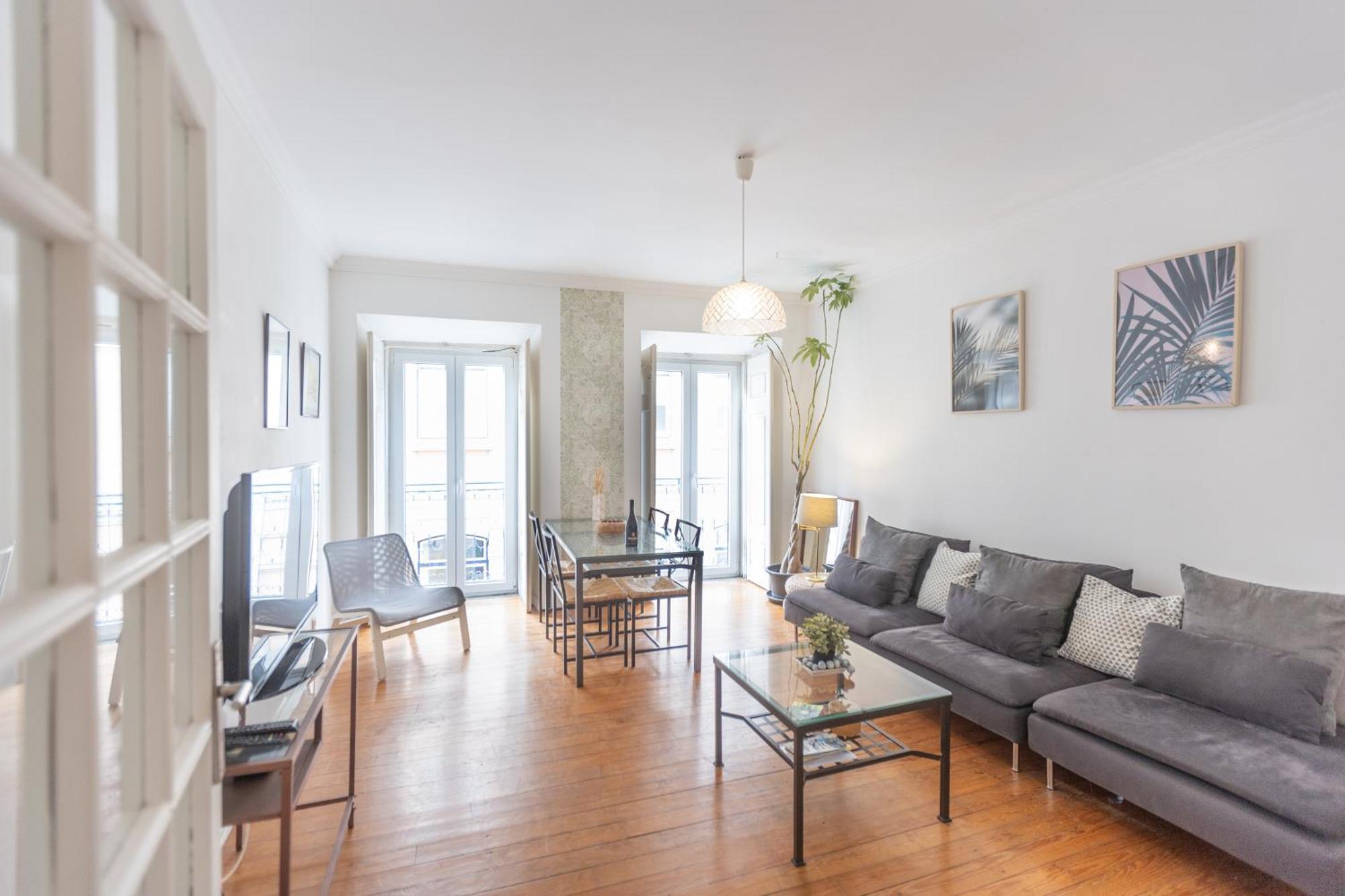 Spacious 2 Bedroom Apt With Large Living Room Lisbon * Lisbon