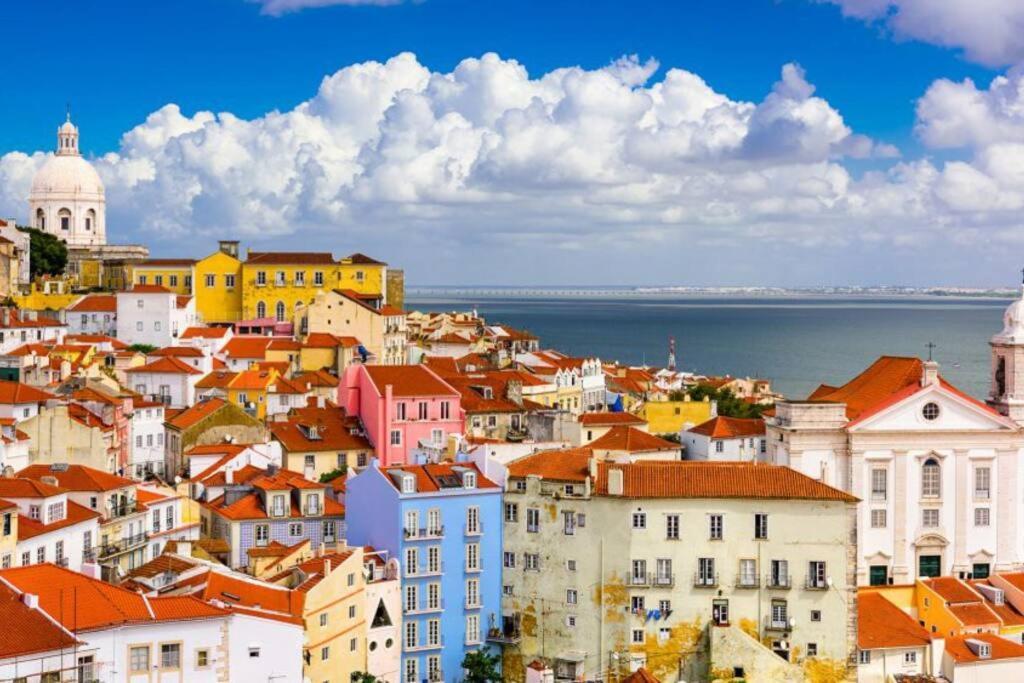 Alfama 52 Unique Apt With Pituresque Balcony *