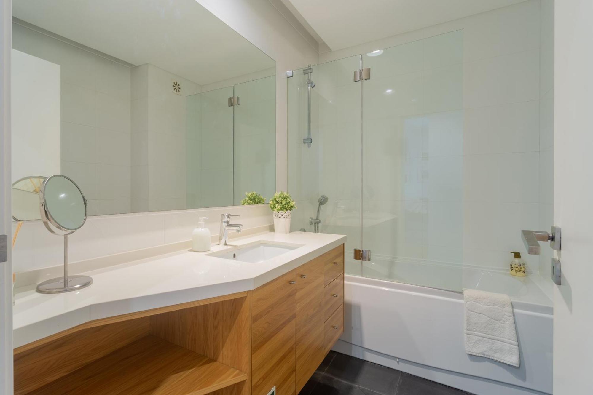 Appartement Ldapartments - Spacious Haven W/lift&garage *