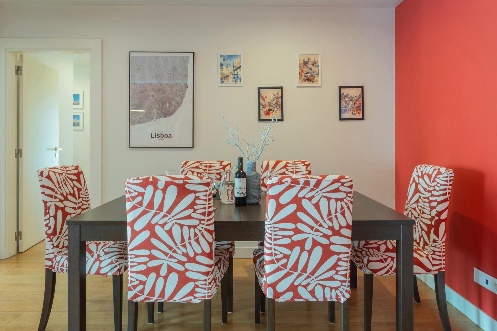 Ldapartments - Spacious Haven W/lift&garage