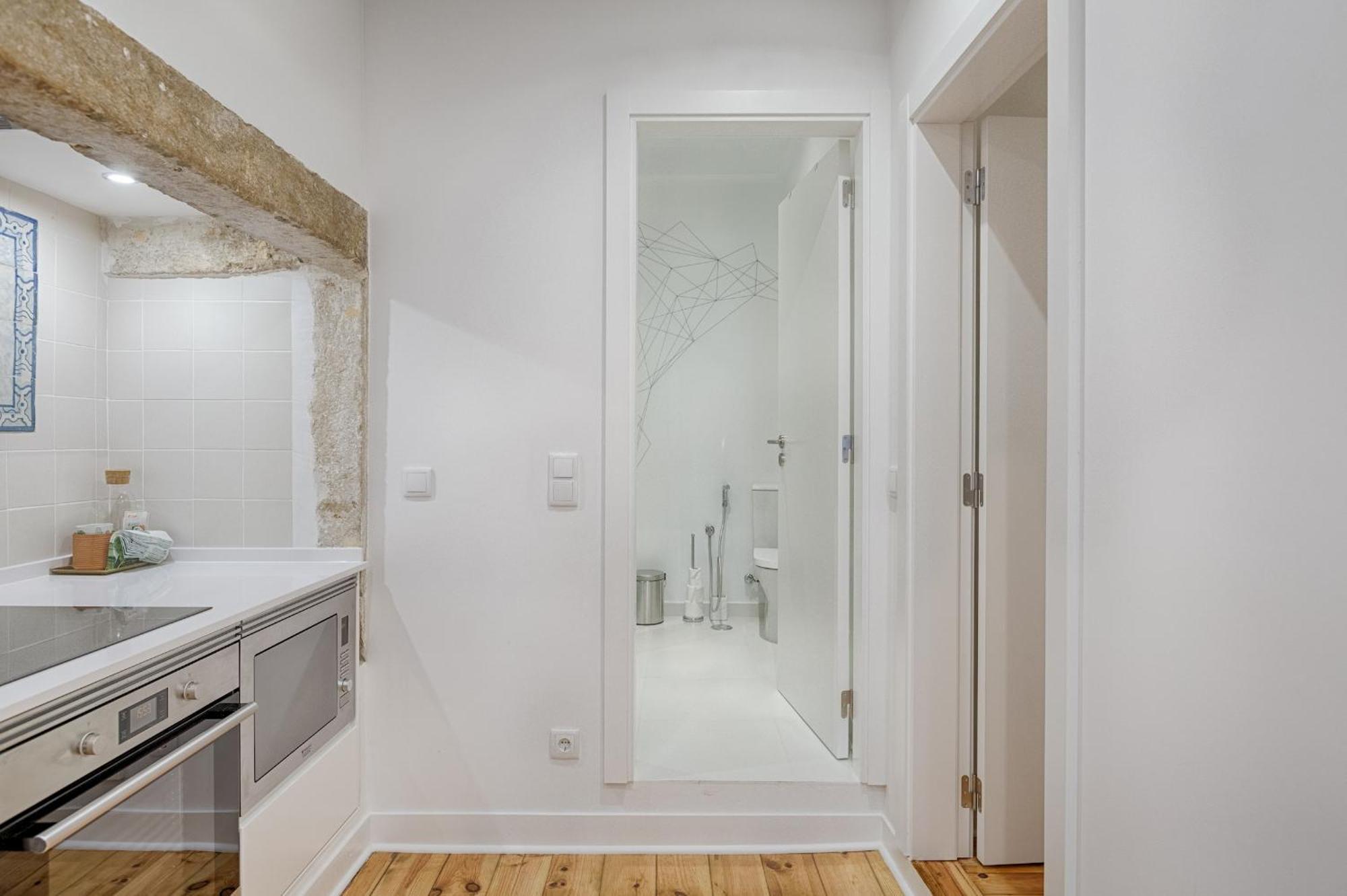 Architectural Gem In Bica Apartamento *