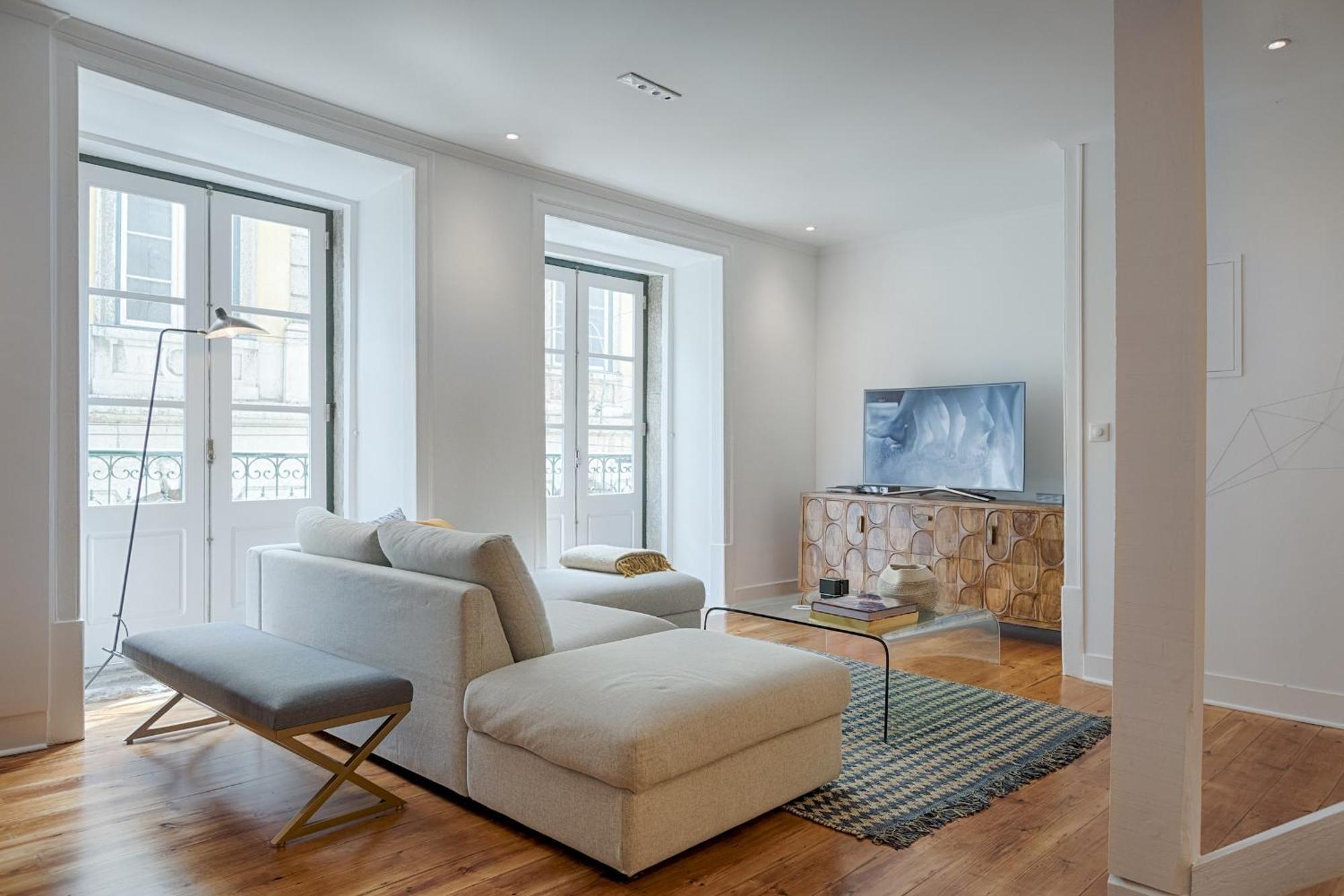Architectural Gem In Bica Apartamento *