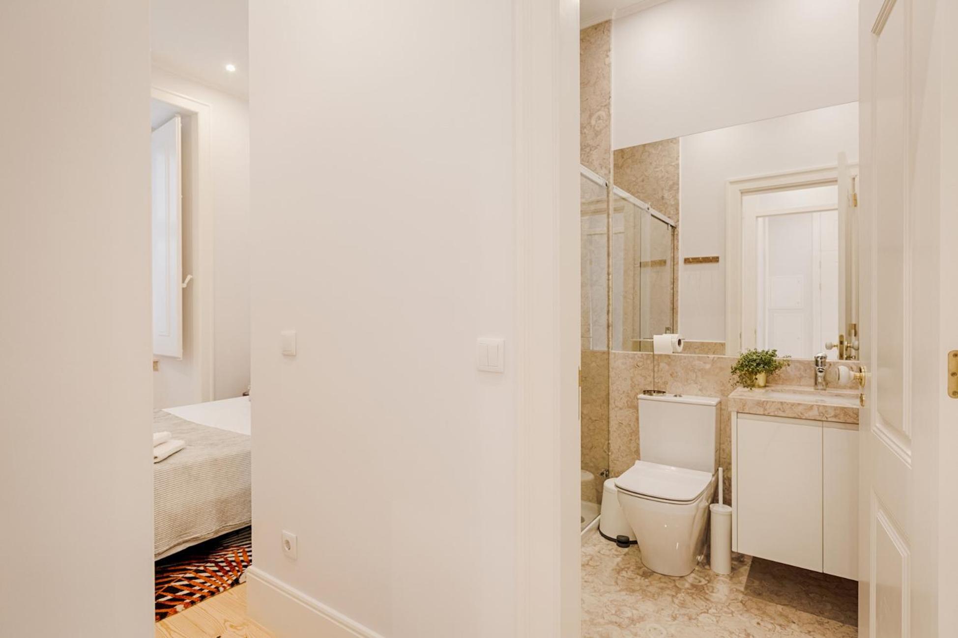 Architectural Gem In Baixa Appartement
