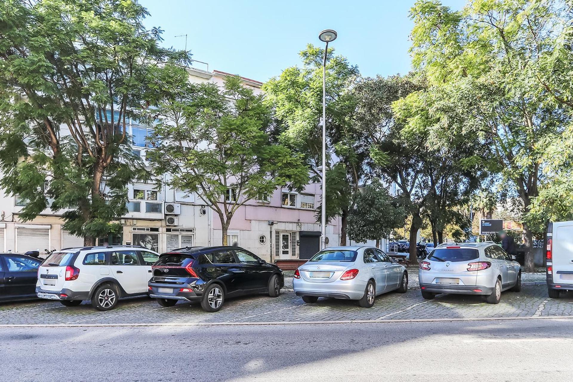 Portucale ! Moscavide Casa Branca W/ Terrace Apartamento
