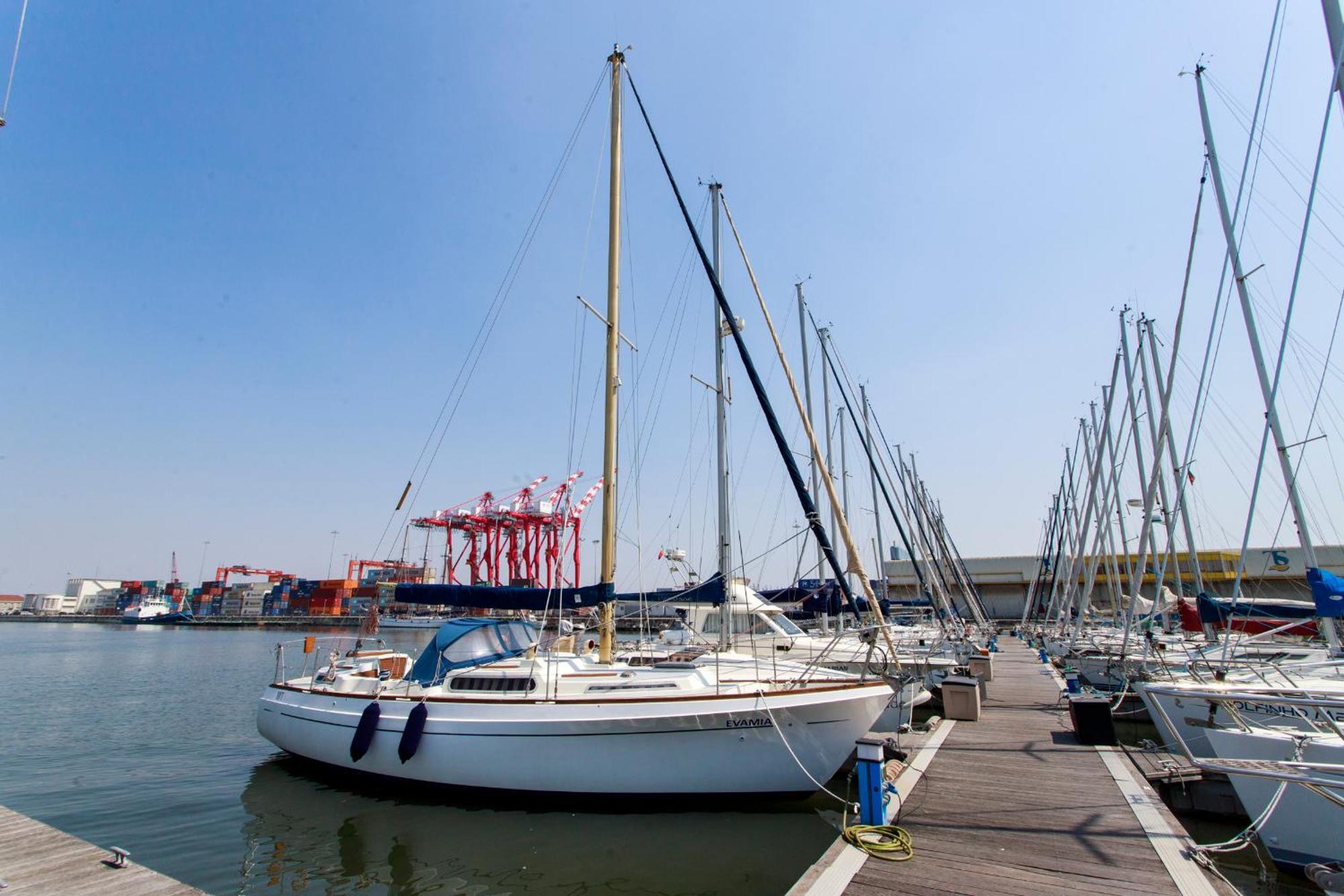 Evamia Boat *