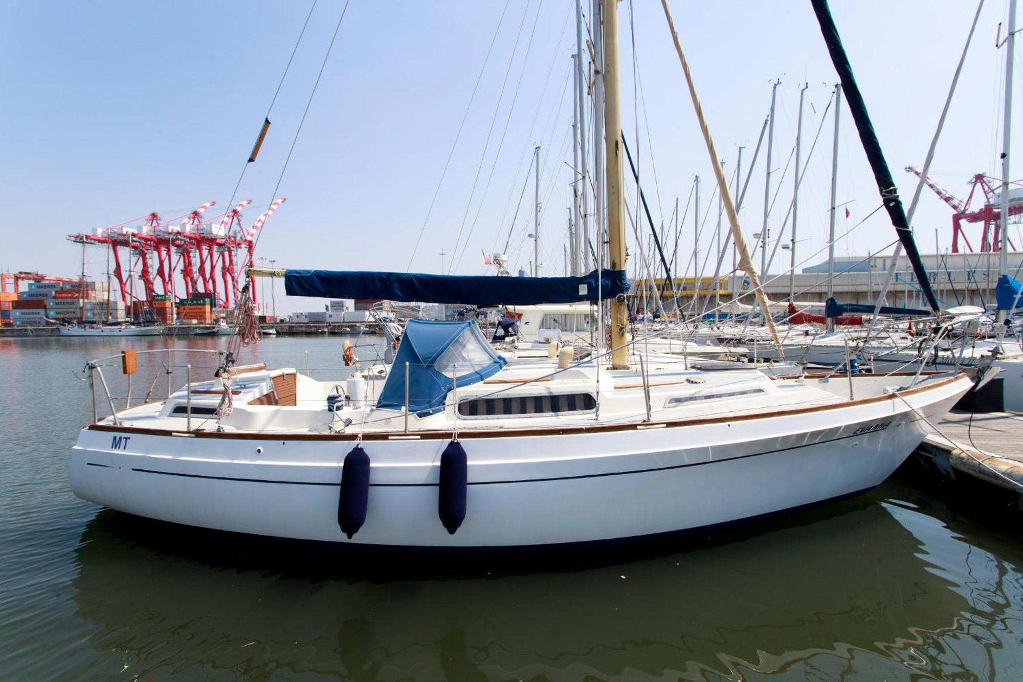 Evamia Boat *