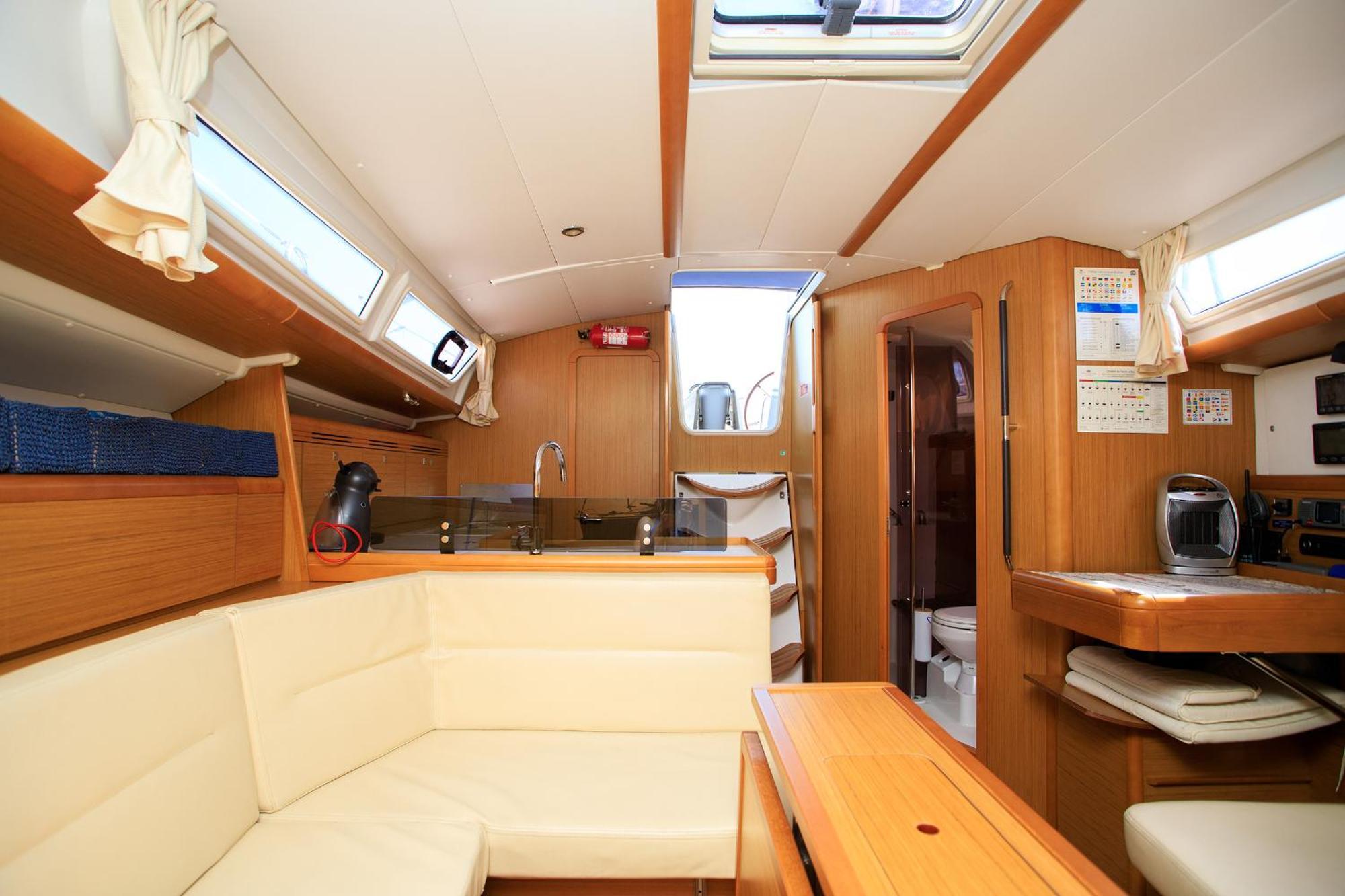 Salis - Jeanneau 39i *