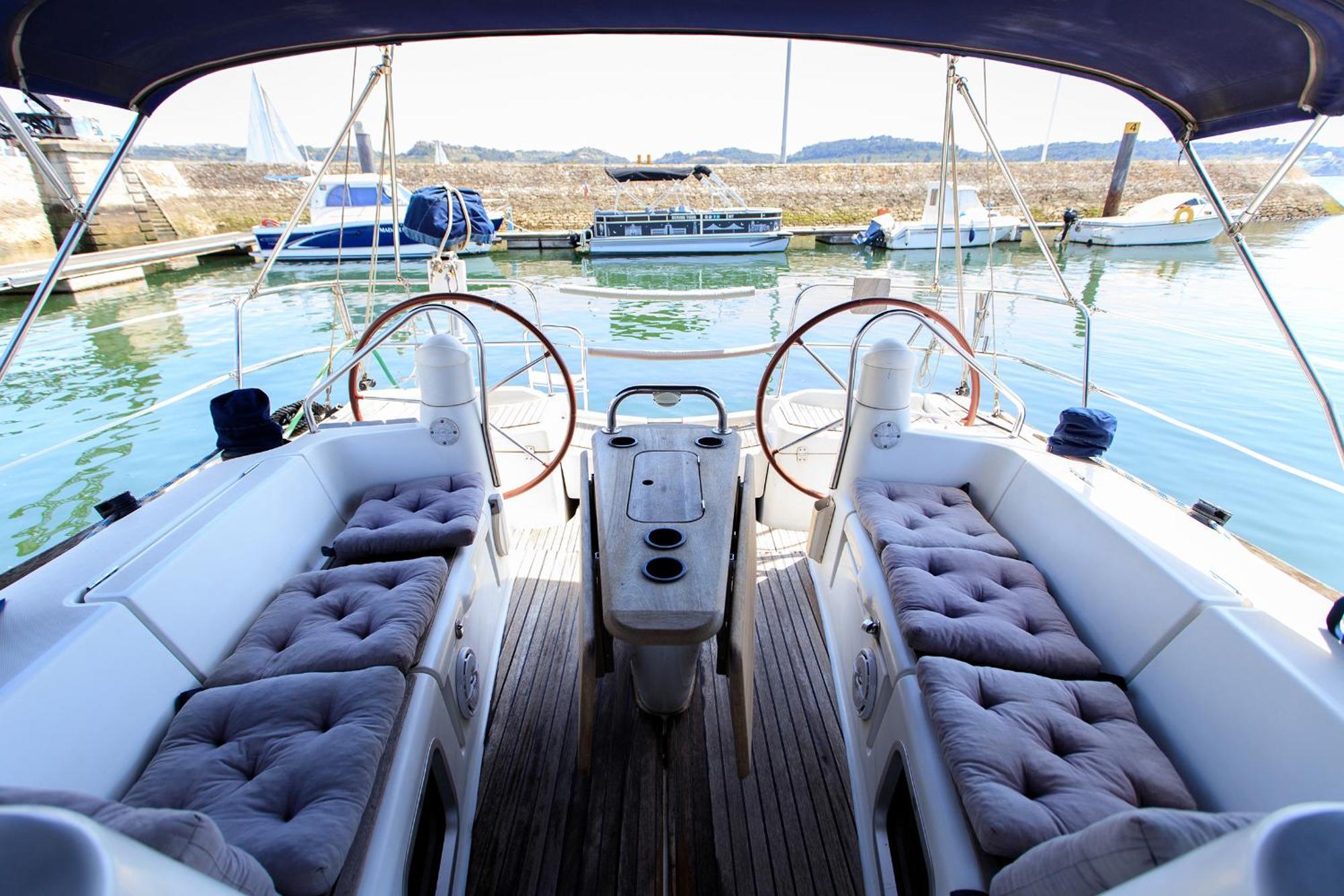 Salis - Jeanneau 39i Botel *