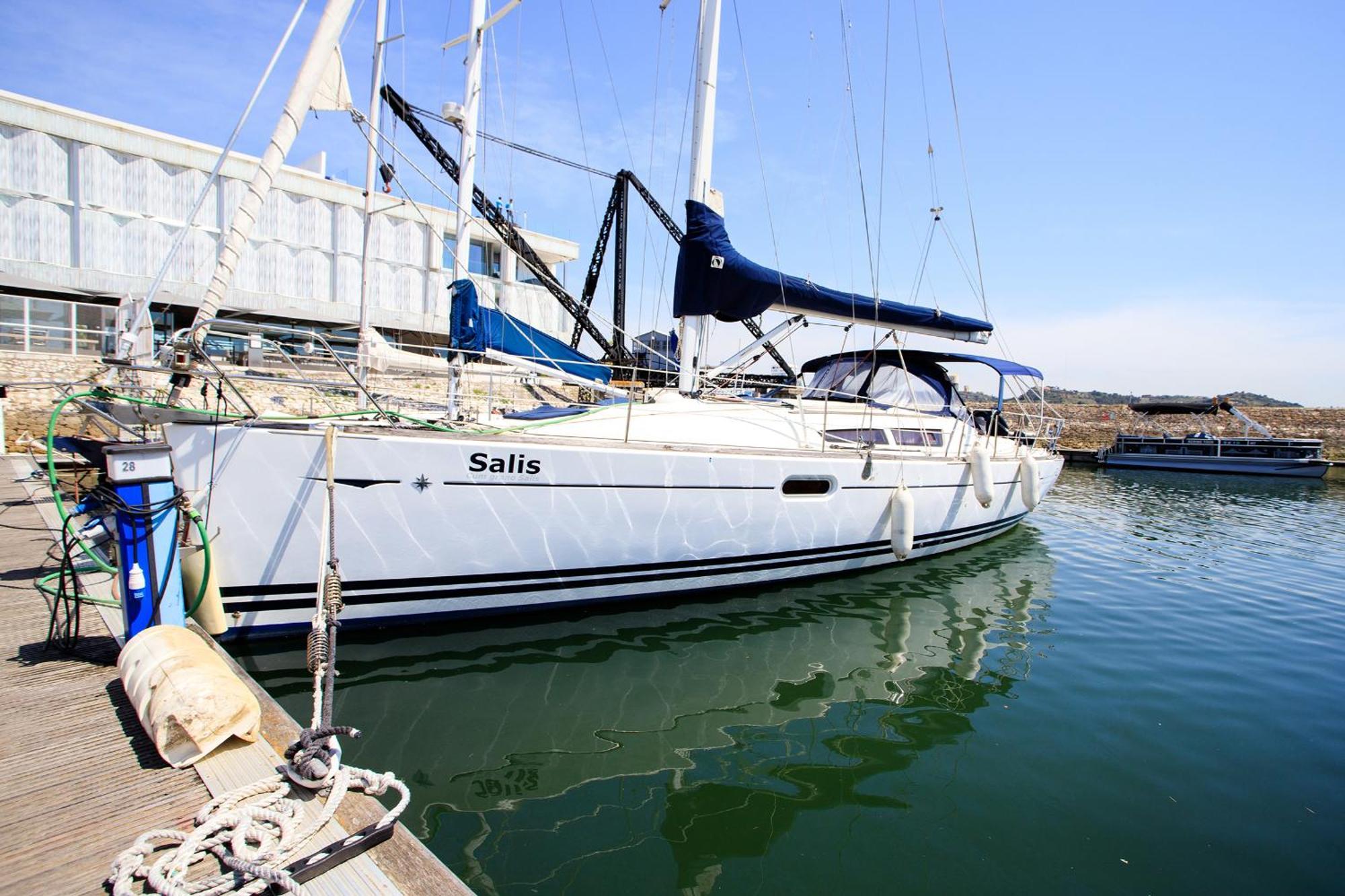 Botel Salis - Jeanneau 39i Lissabon