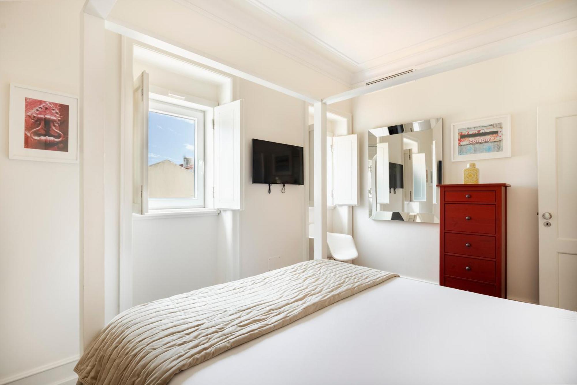 Apartment Chiado Trindade | *