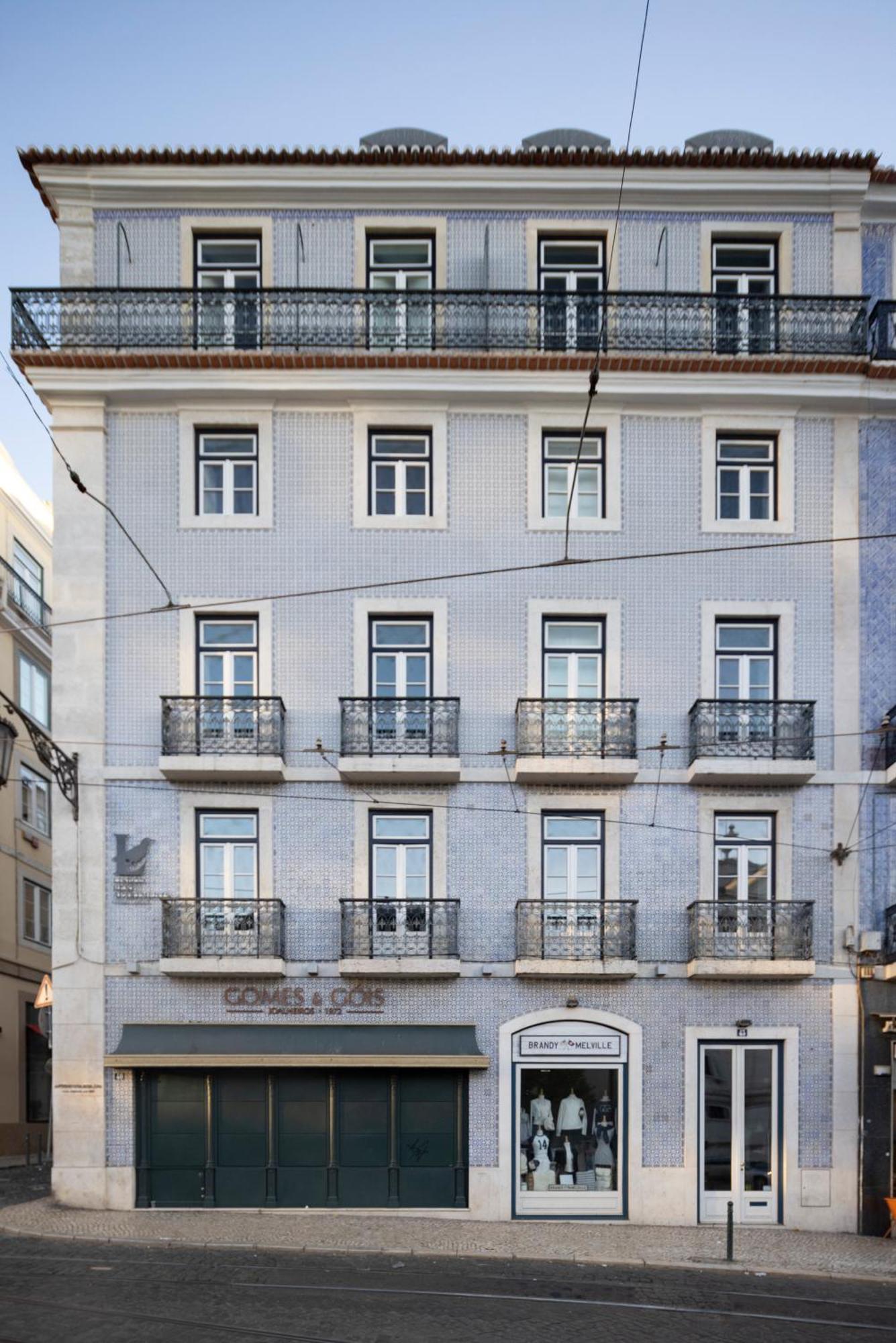 Chiado Camoes |