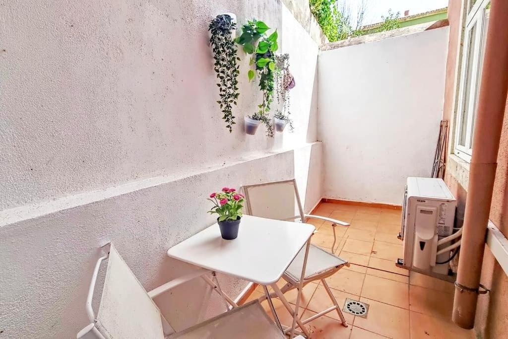 Sapadores - 2 Bedrooms Boho Chic Appartement