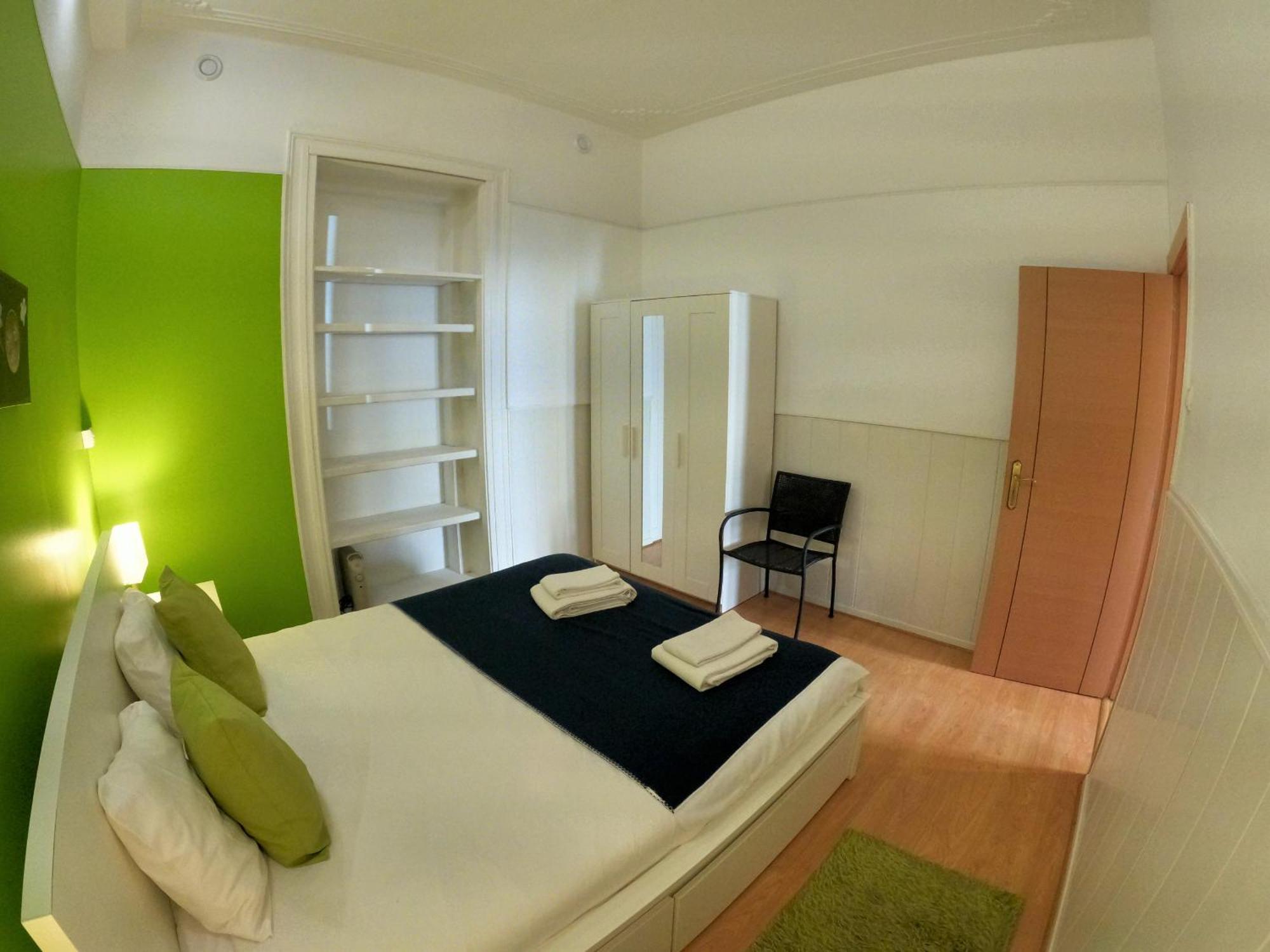 T2 In Typical In Sapadores Lisboa